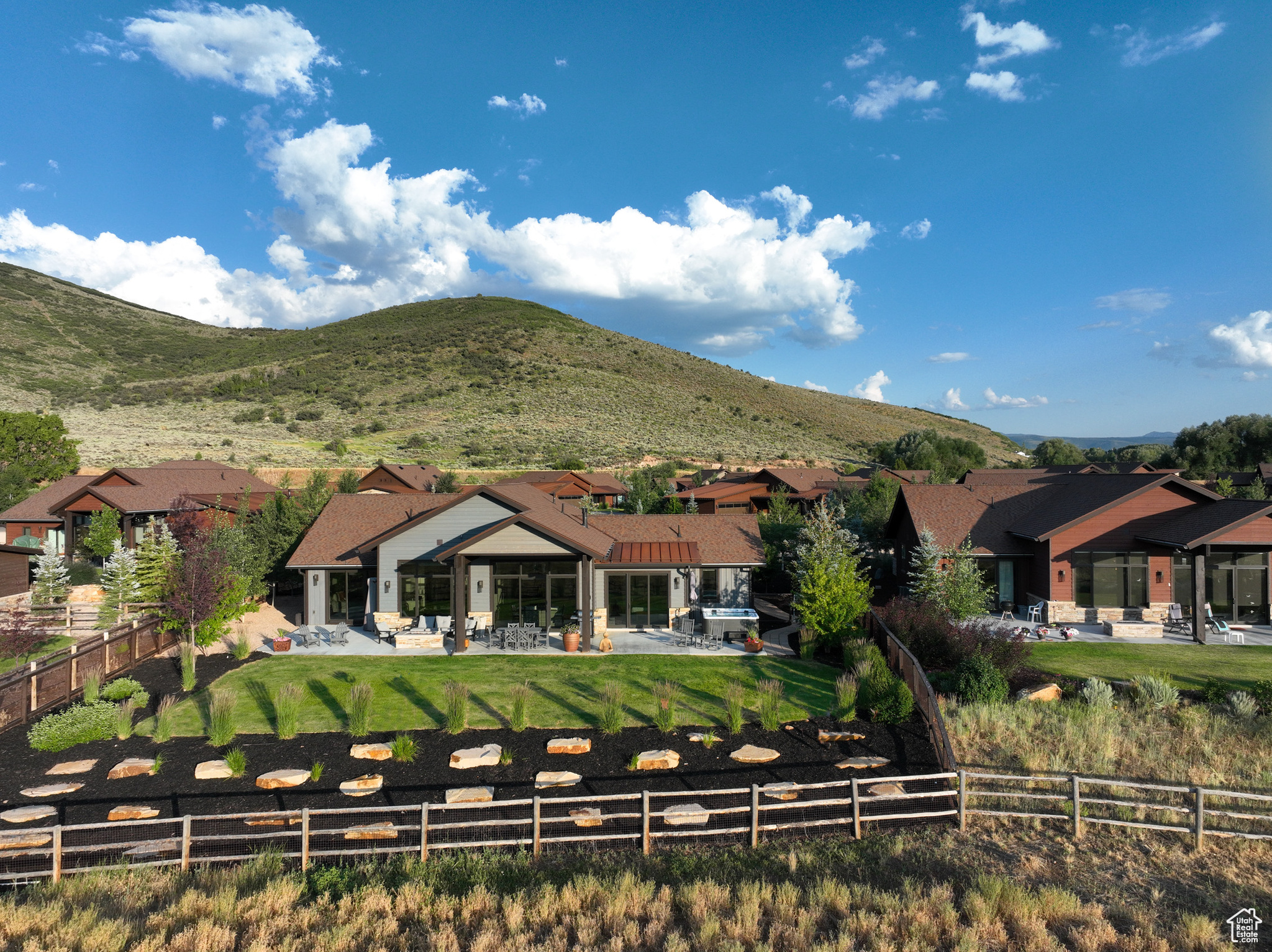 THORN CREEK - Residential