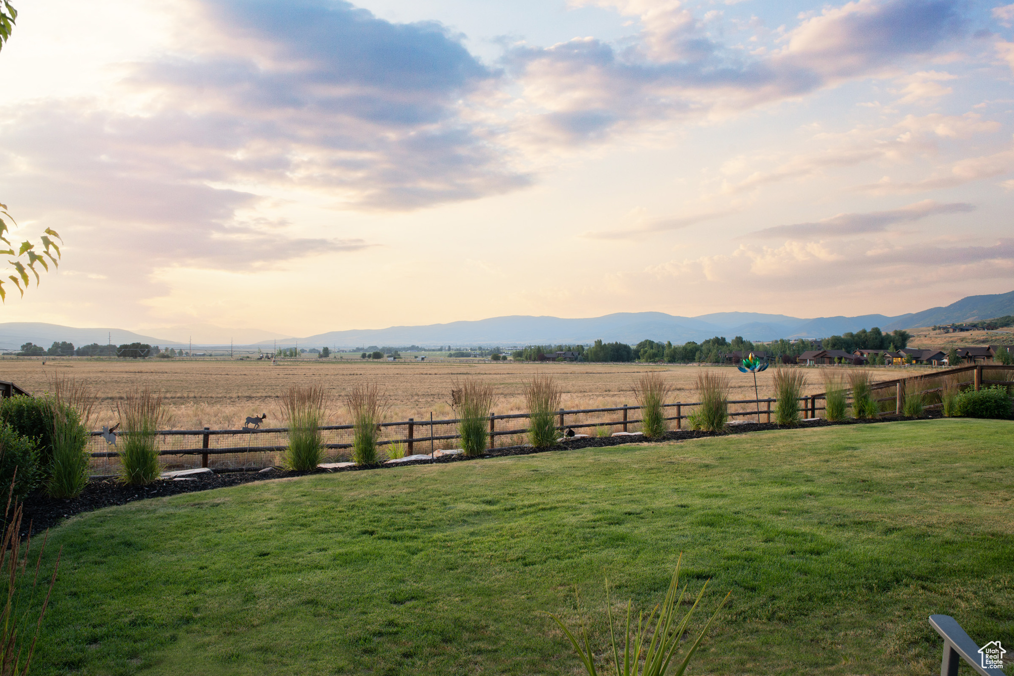 THORN CREEK - Residential