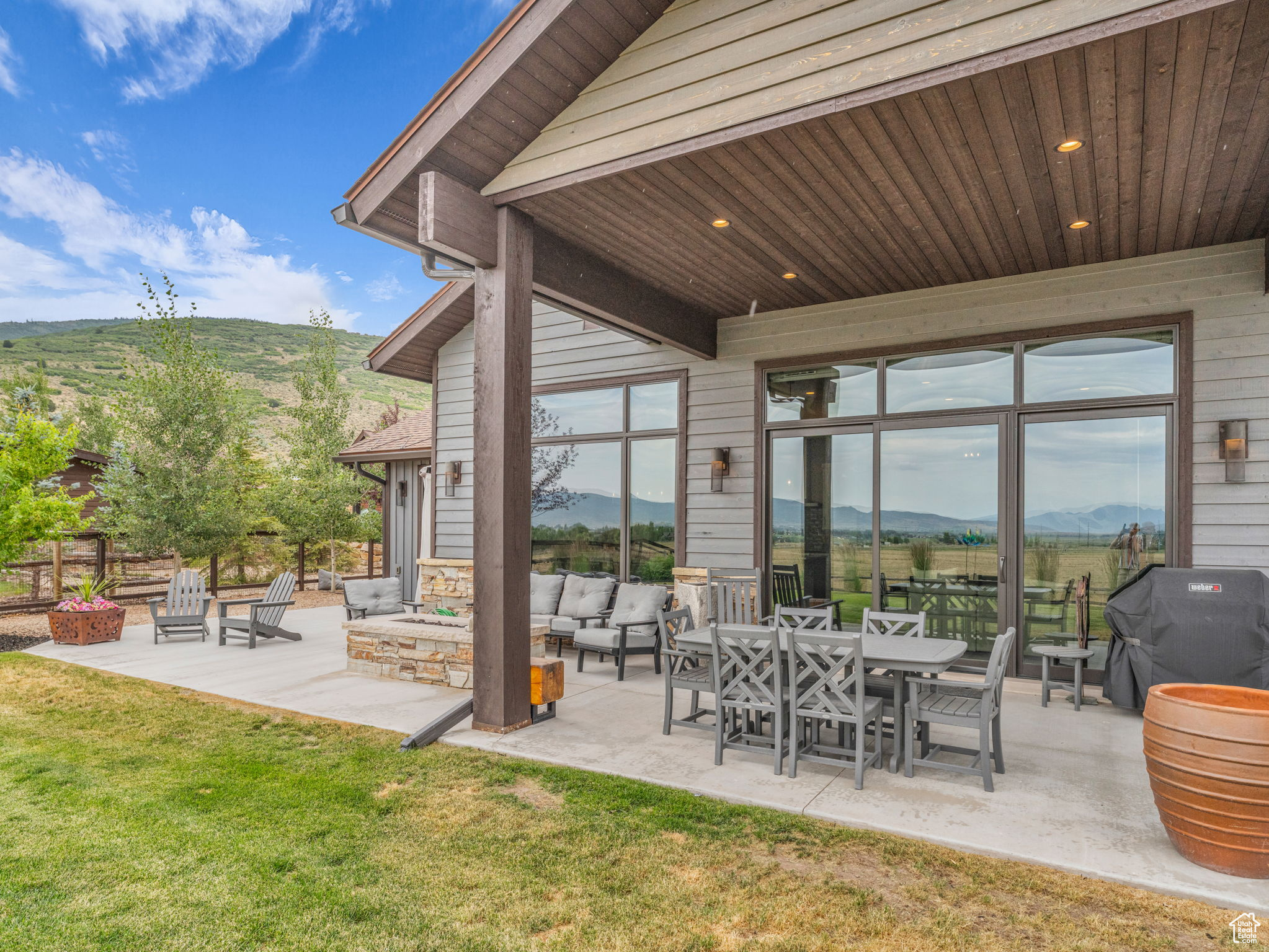 THORN CREEK - Residential