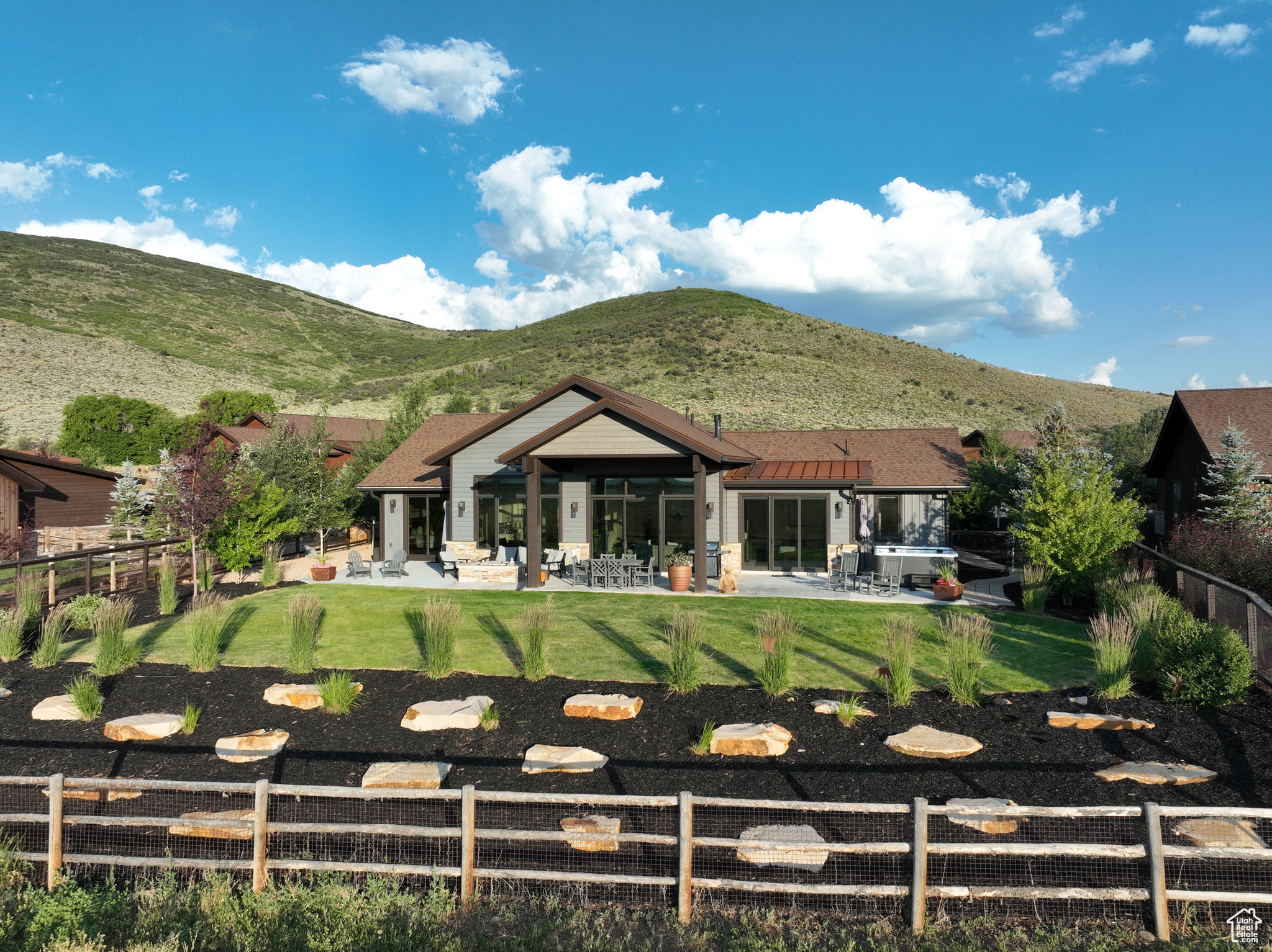 THORN CREEK - Residential