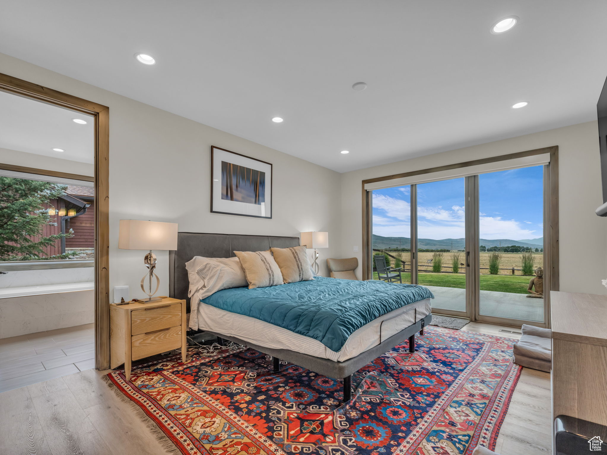 THORN CREEK - Residential