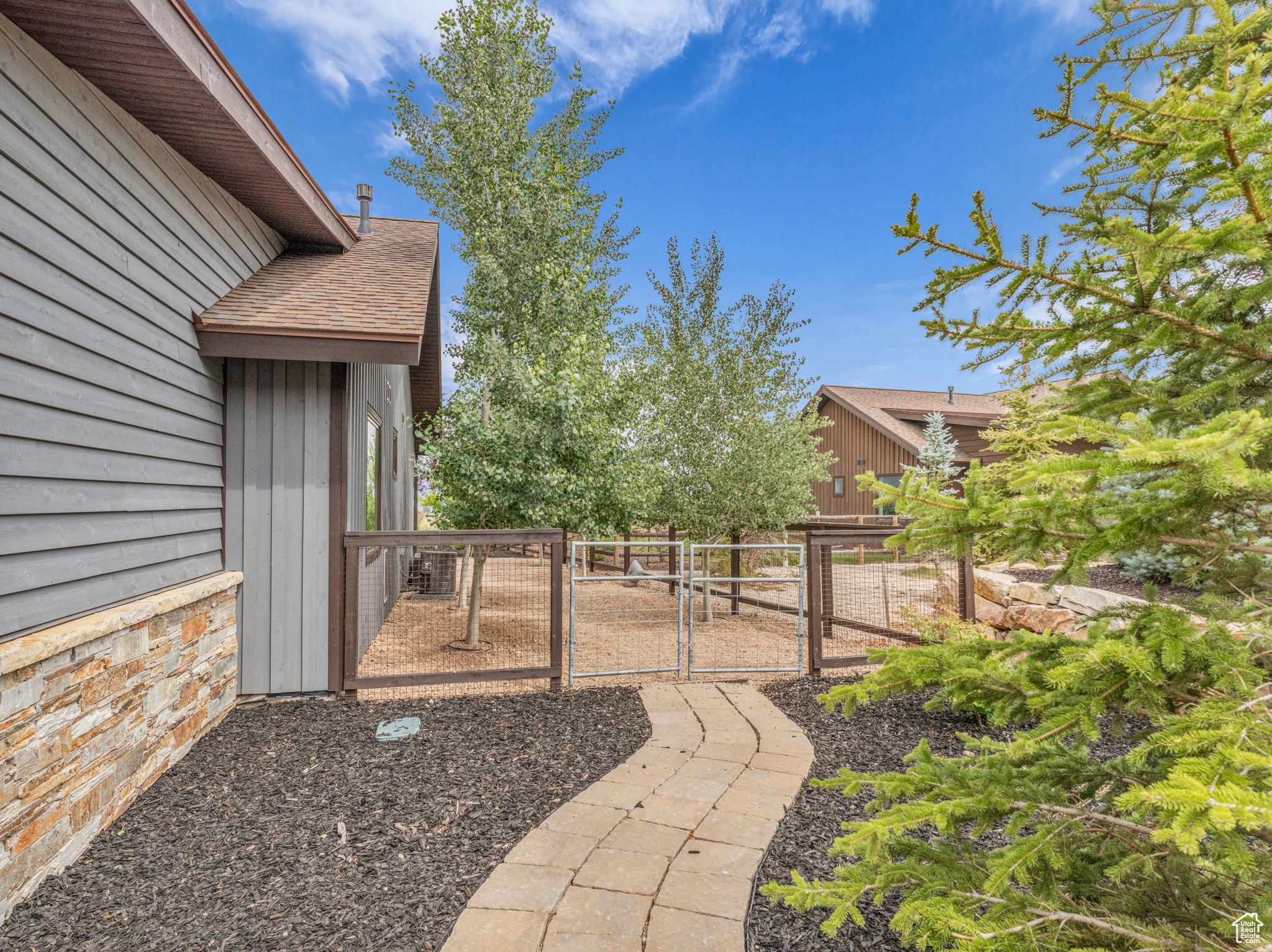 THORN CREEK - Residential