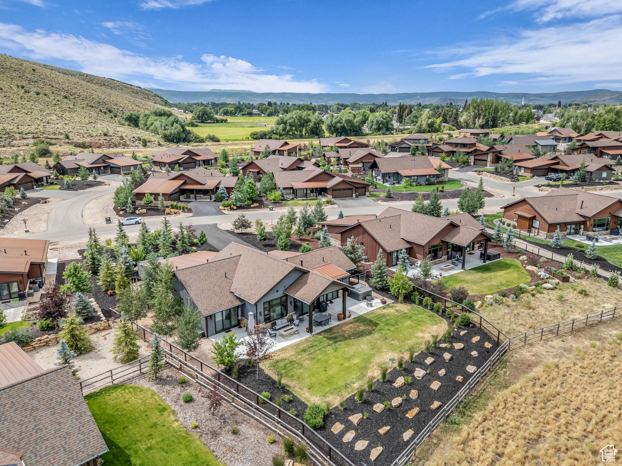 THORN CREEK - Residential