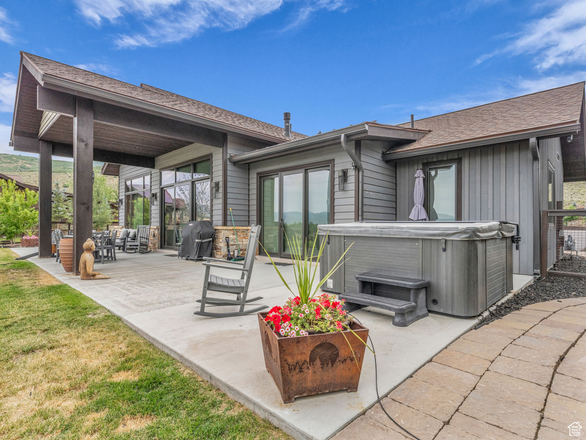 THORN CREEK - Residential