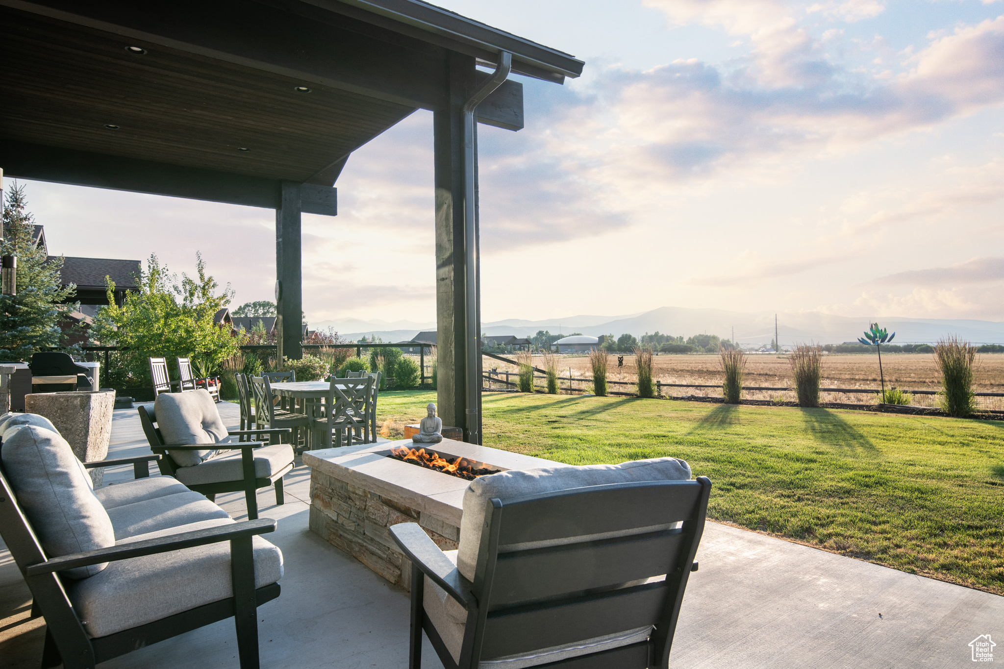 THORN CREEK - Residential