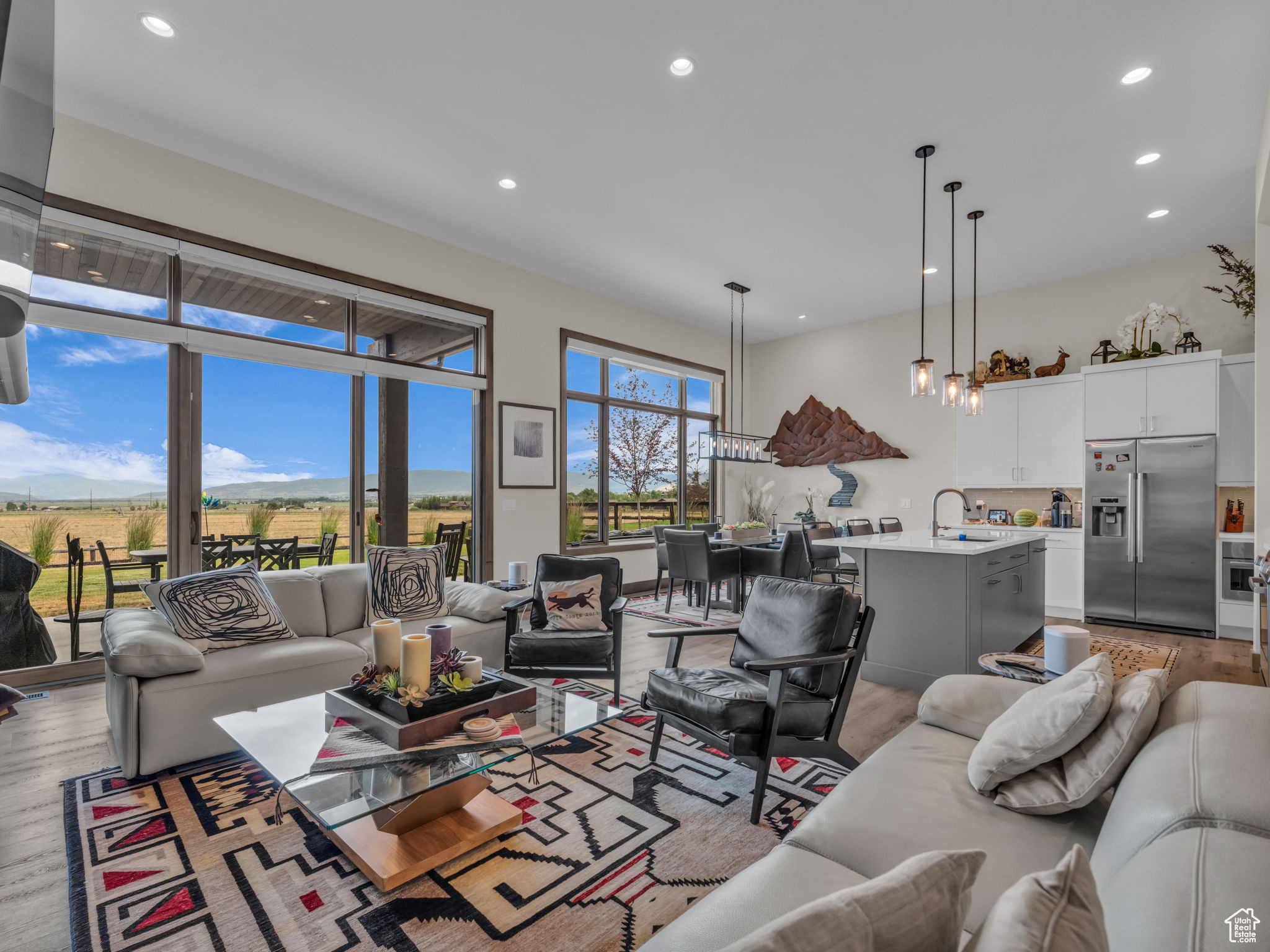 THORN CREEK - Residential