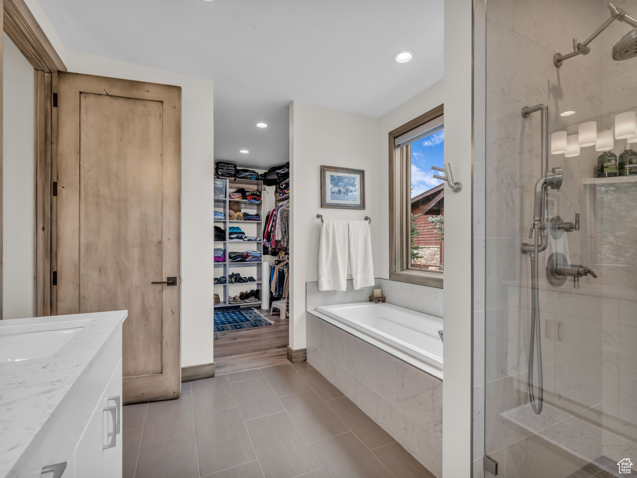 THORN CREEK - Residential