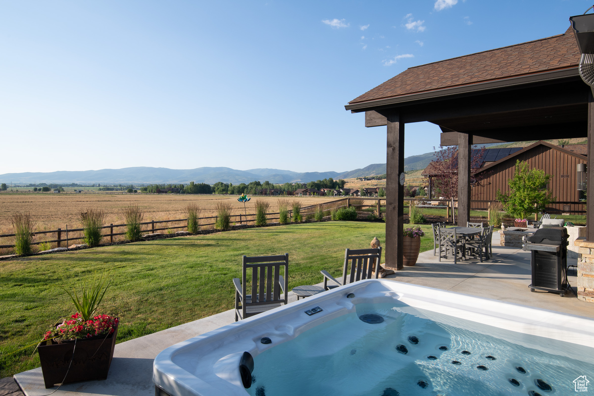THORN CREEK - Residential