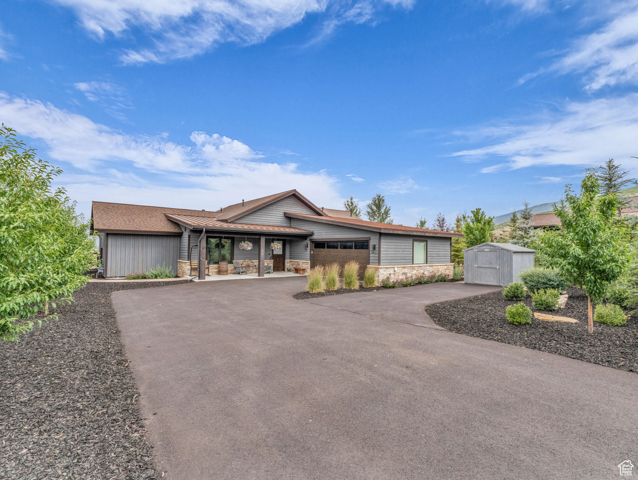 THORN CREEK - Residential