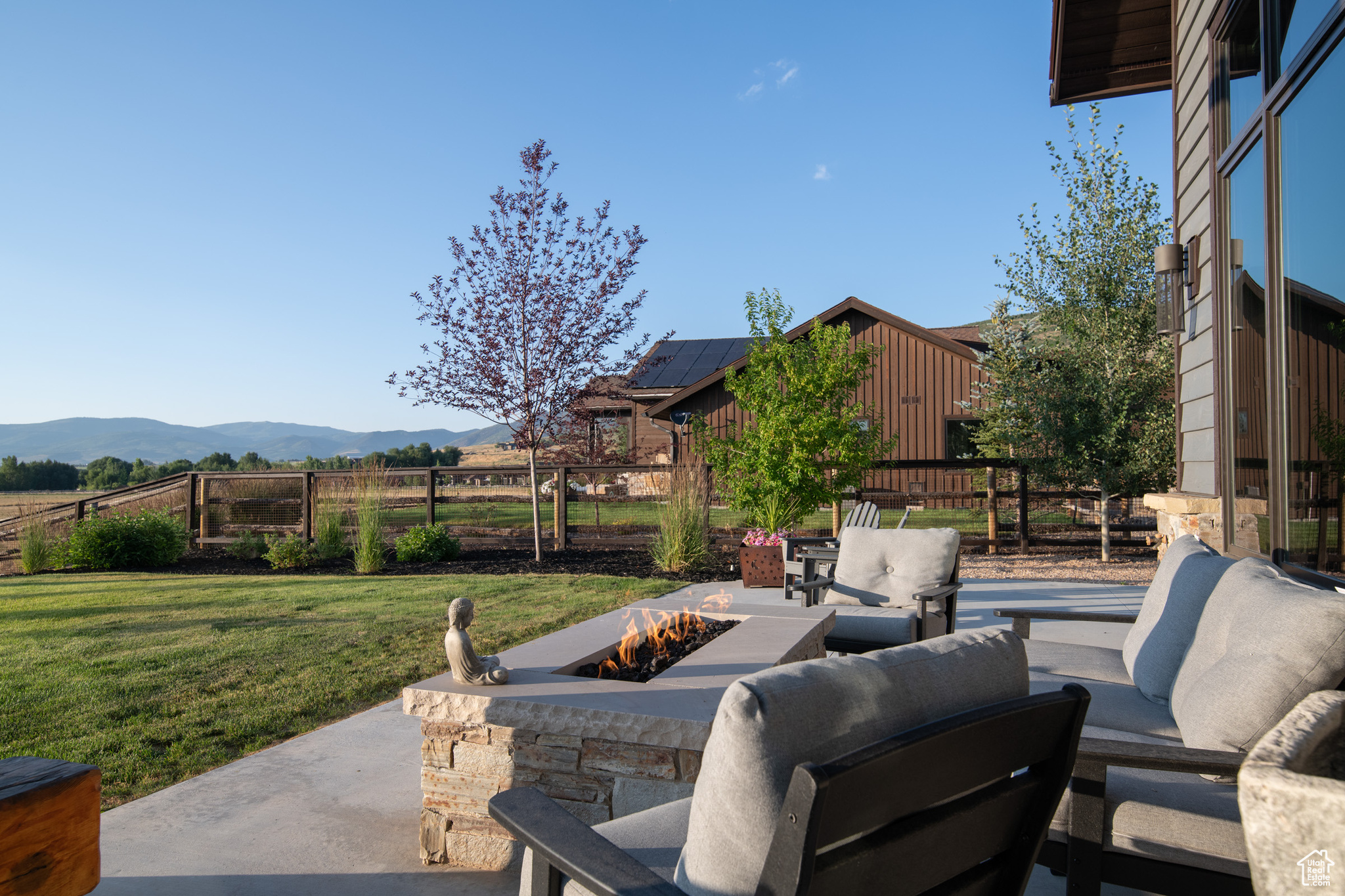 THORN CREEK - Residential