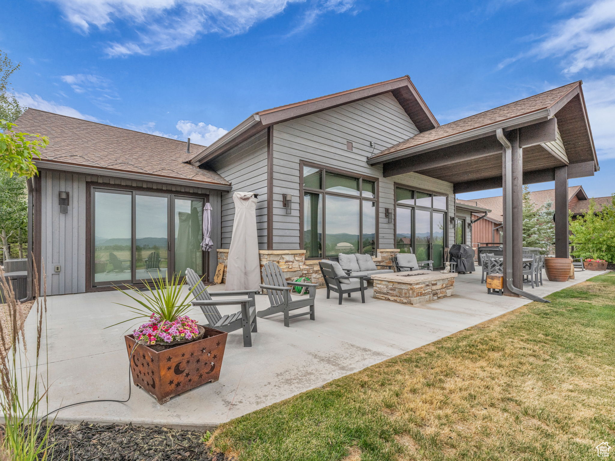 THORN CREEK - Residential
