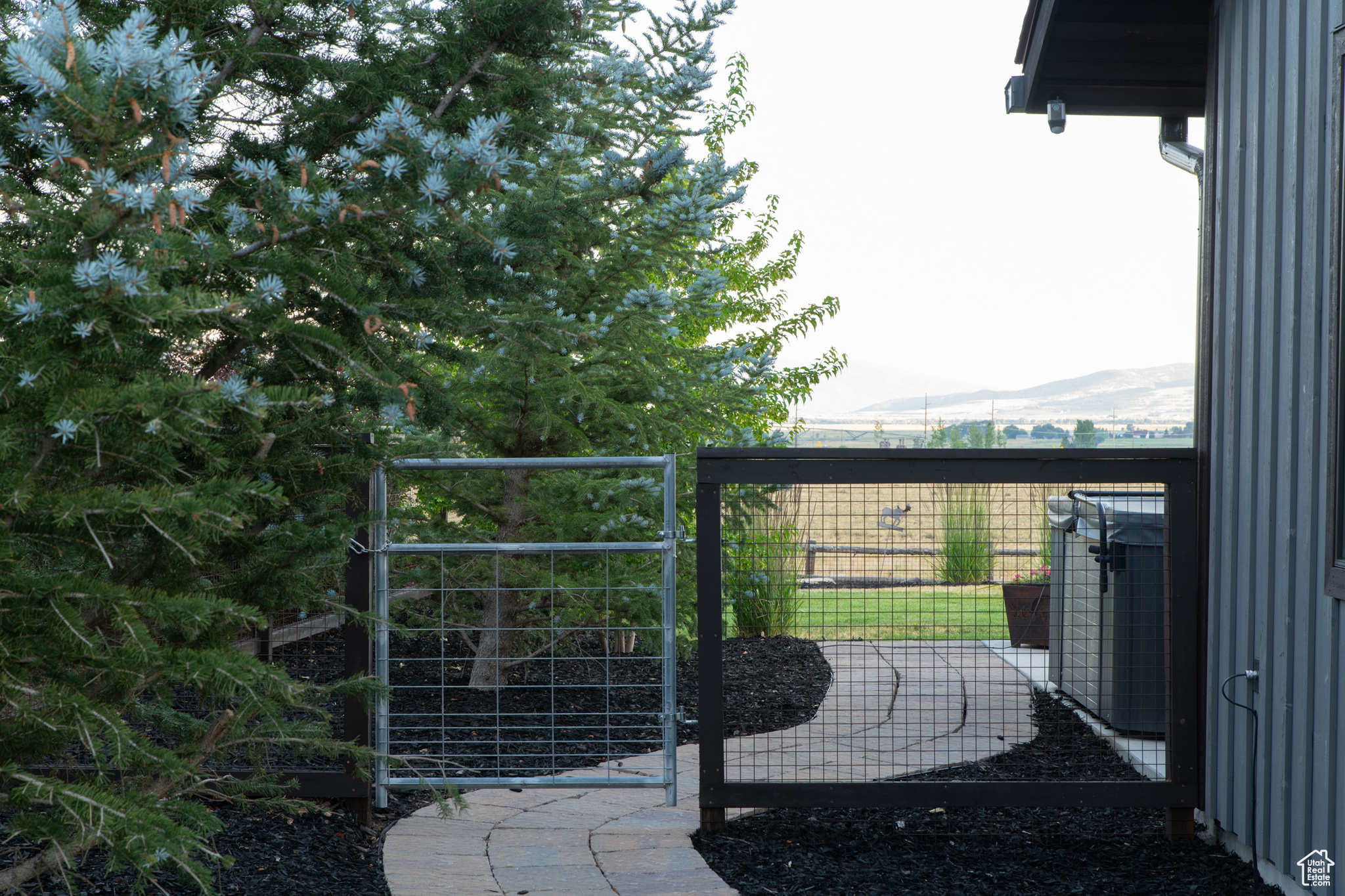 THORN CREEK - Residential