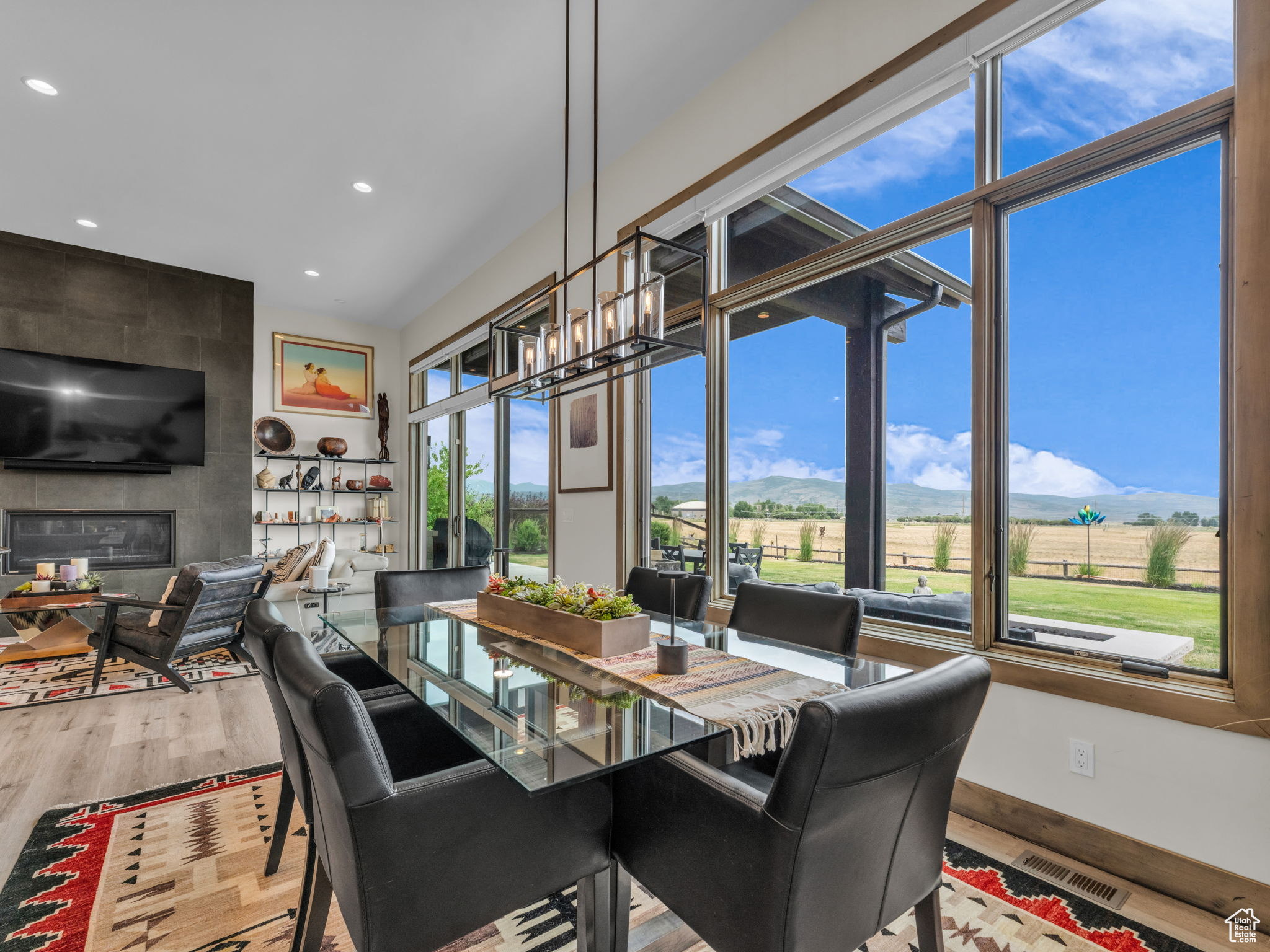 THORN CREEK - Residential