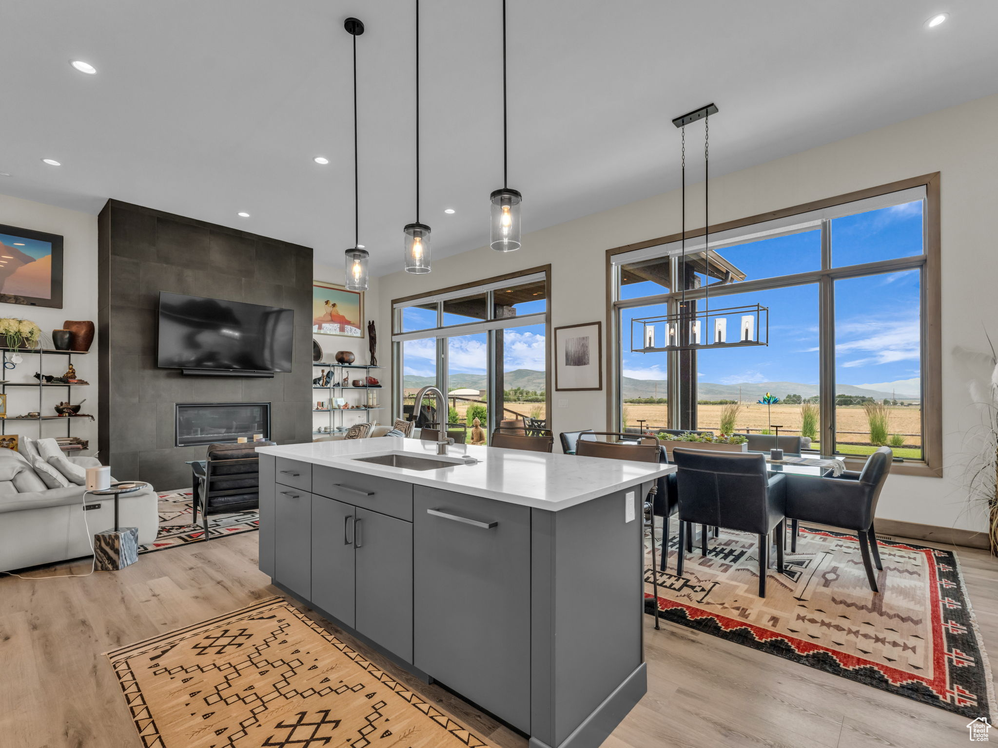THORN CREEK - Residential