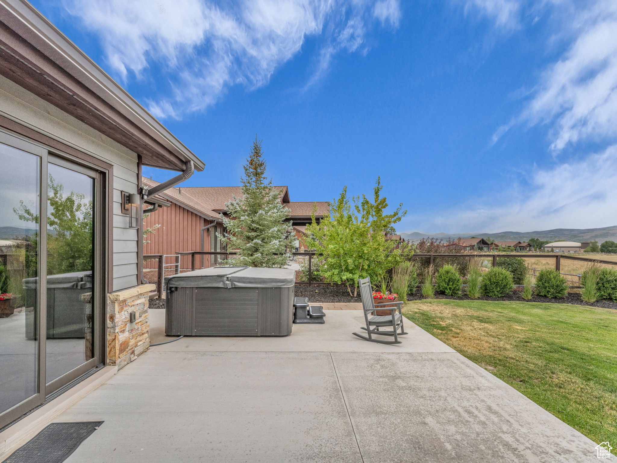 THORN CREEK - Residential