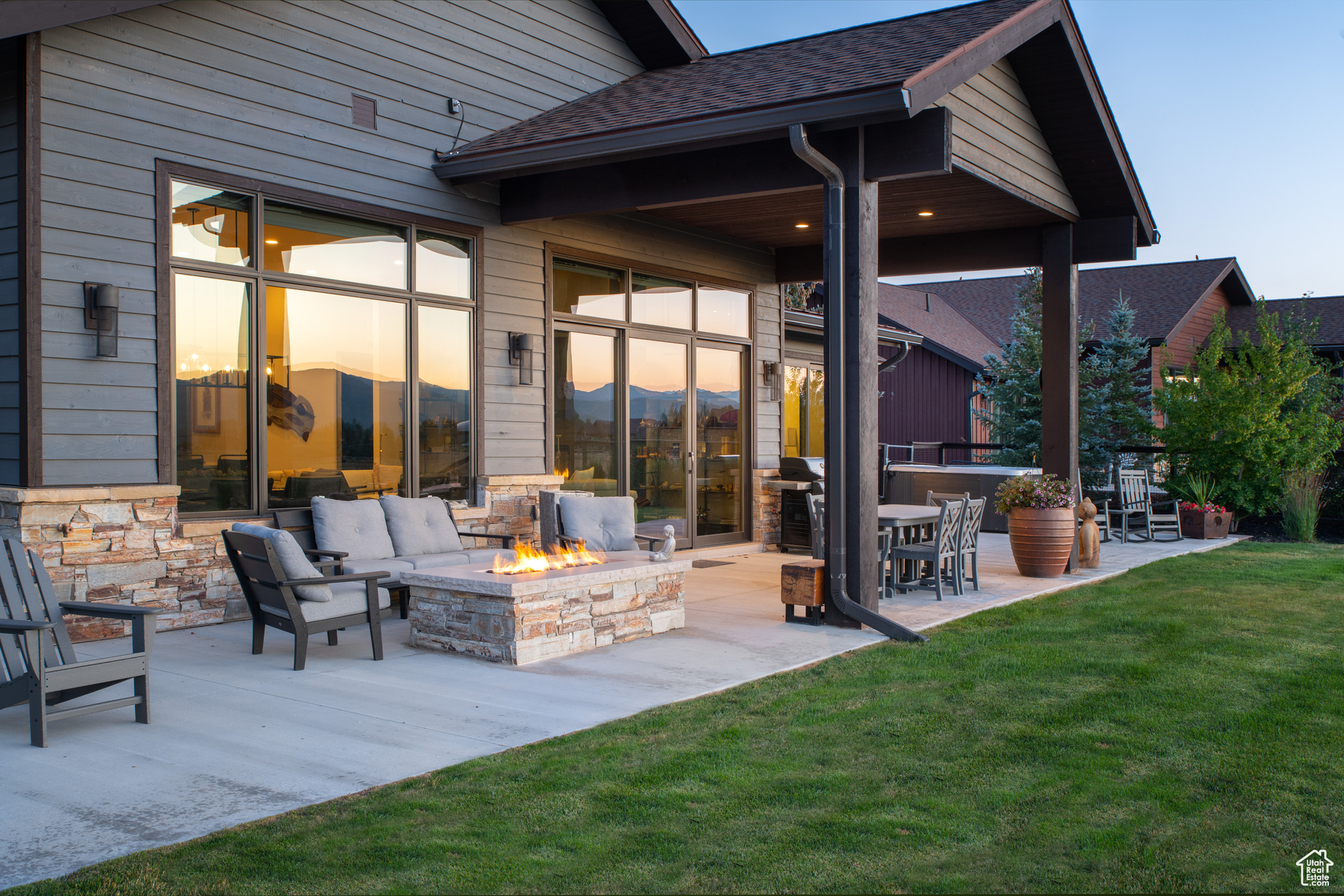 THORN CREEK - Residential