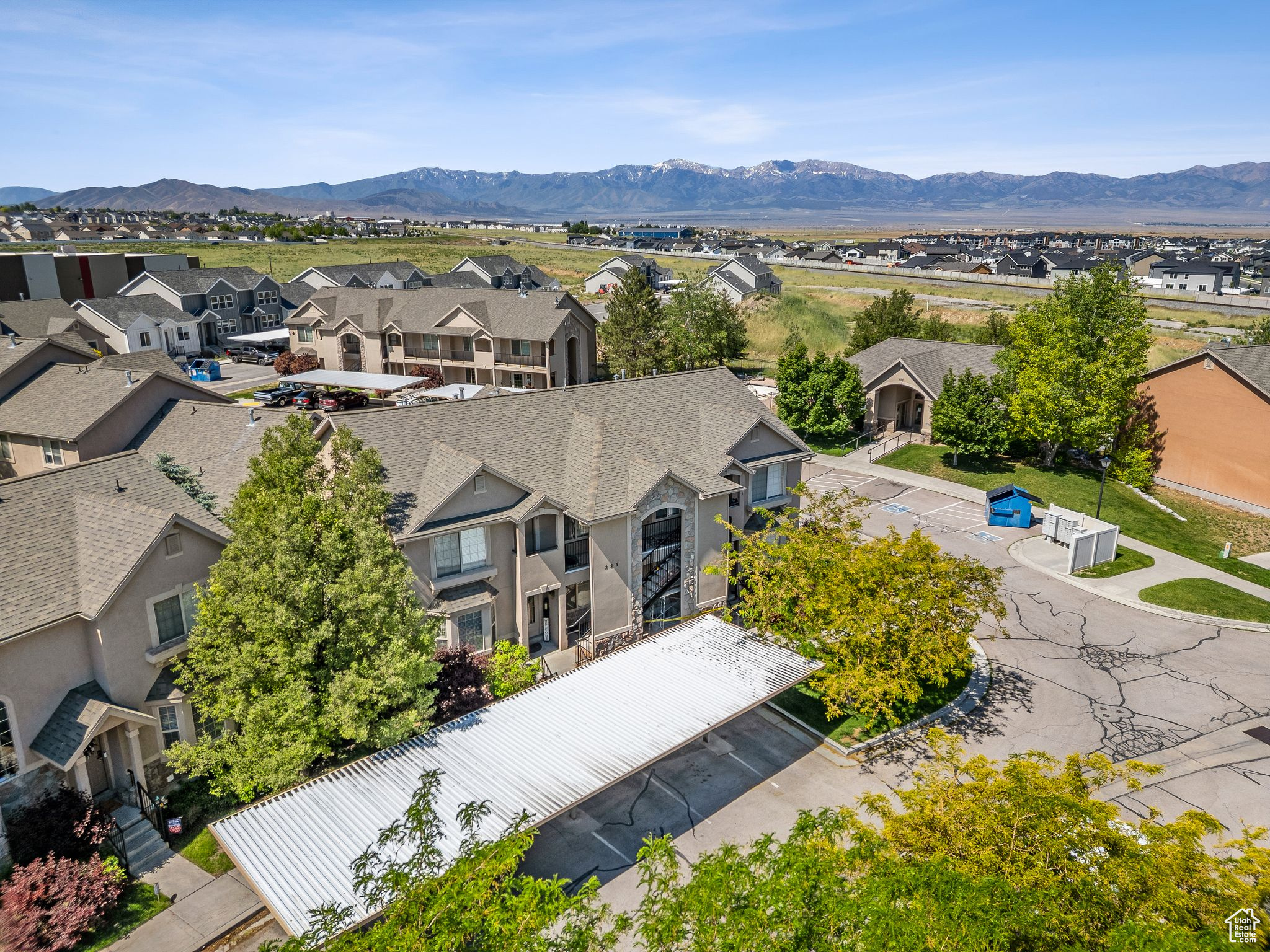 THE MAPLES - Residential