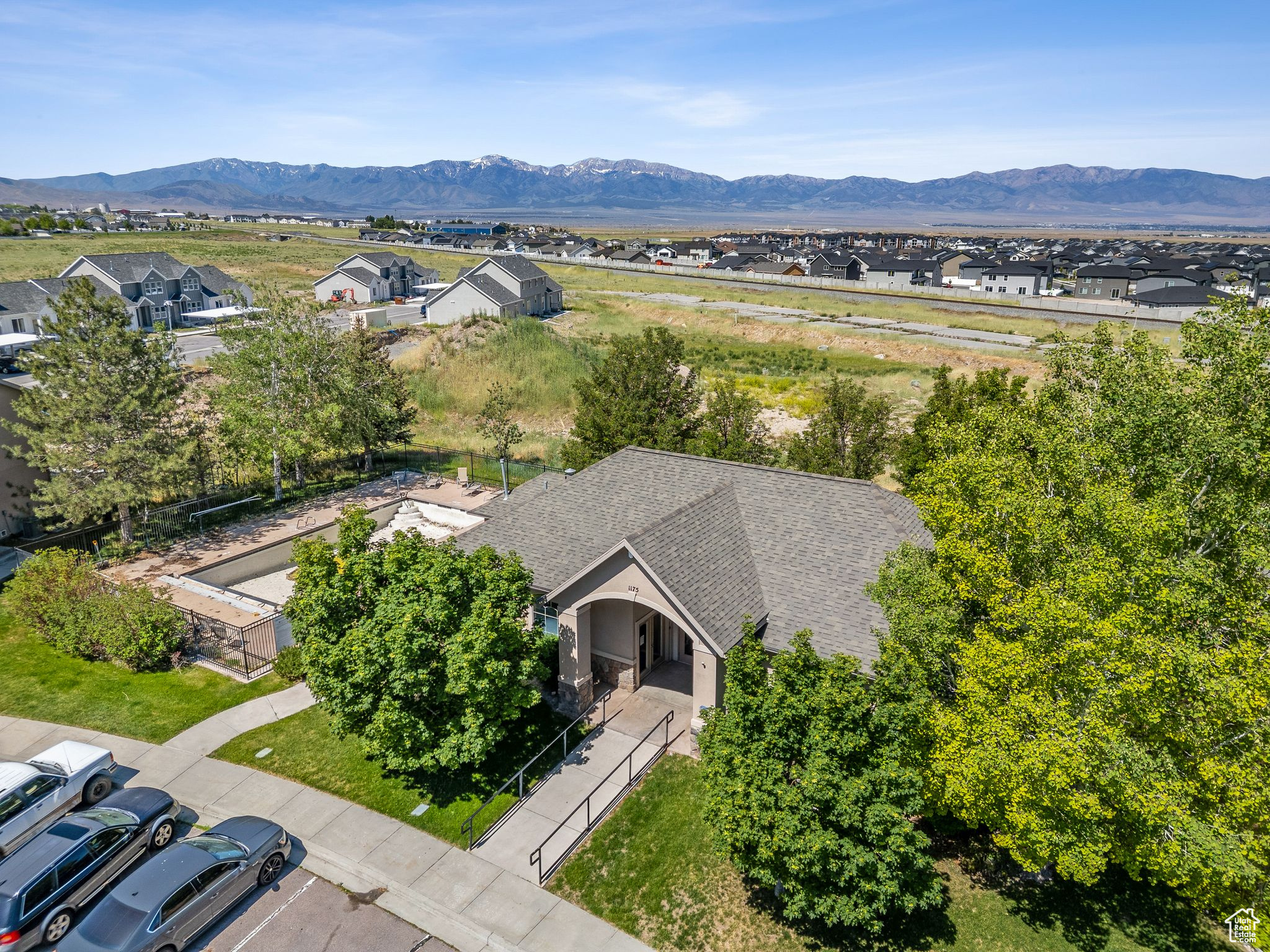 THE MAPLES - Residential