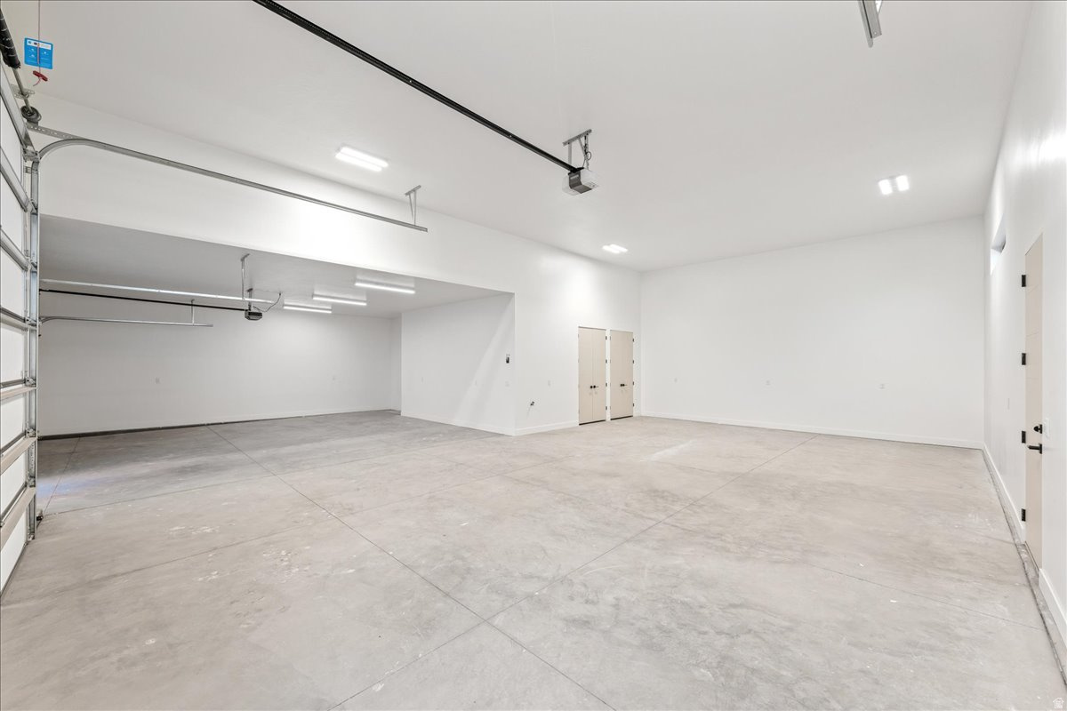 HURRICANE FIELDS ESTATES 3 - Residential