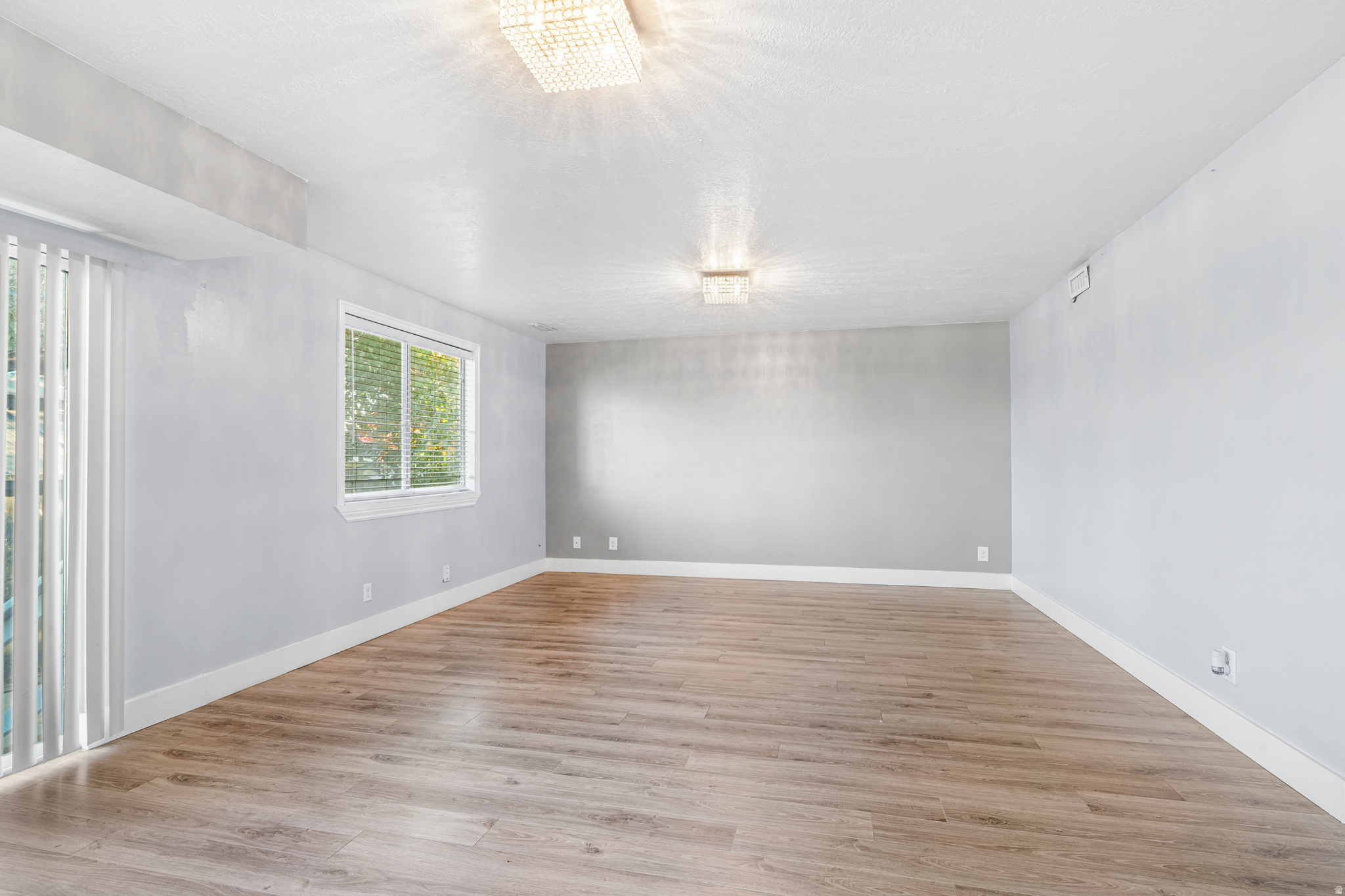 OQUIRRH SHADOW - Residential