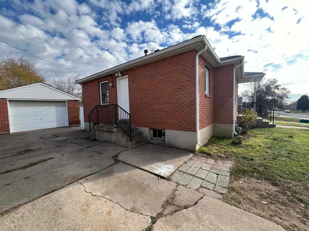 Photo of 331 S 750 E, Clearfield, UT 84015 (MLS # 2123176)