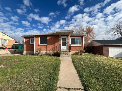 Photo of 331 S 750 E, Clearfield, UT 84015 (MLS # 2123176)