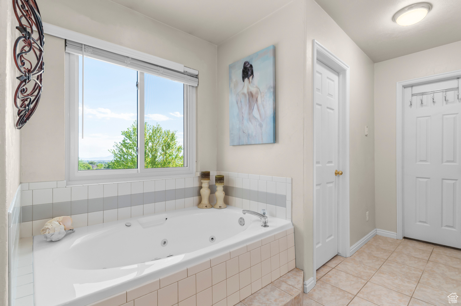 Pleasant Grove, Utah 84062, United States, 6 Bedrooms Bedrooms, ,4 BathroomsBathrooms,Residential,Pending,126795