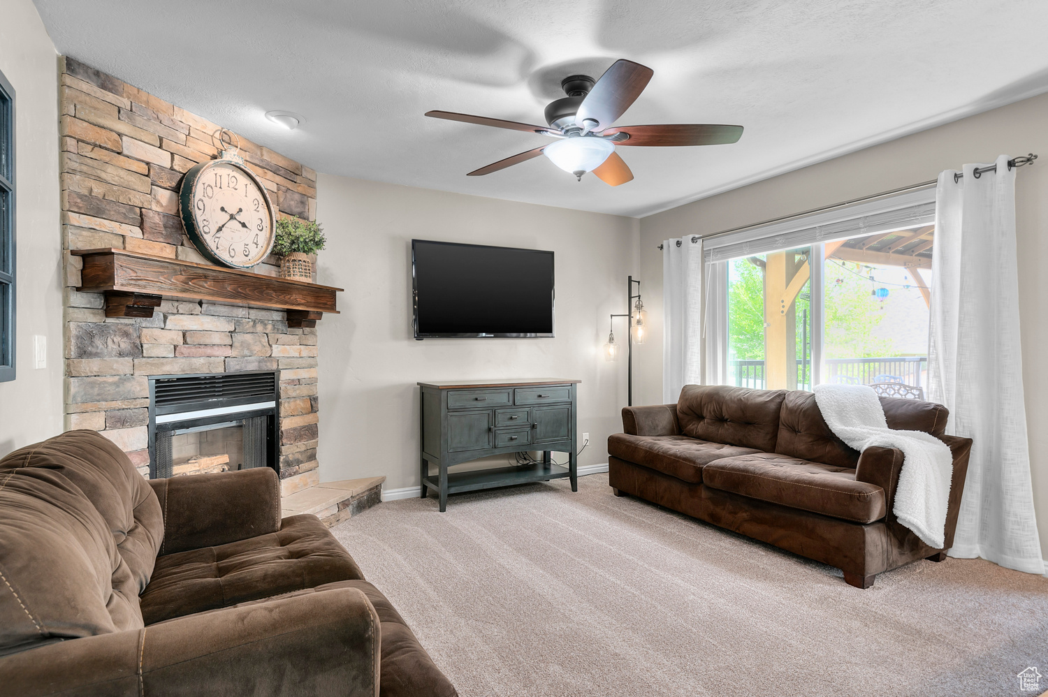 Pleasant Grove, Utah 84062, United States, 6 Bedrooms Bedrooms, ,4 BathroomsBathrooms,Residential,Pending,126795