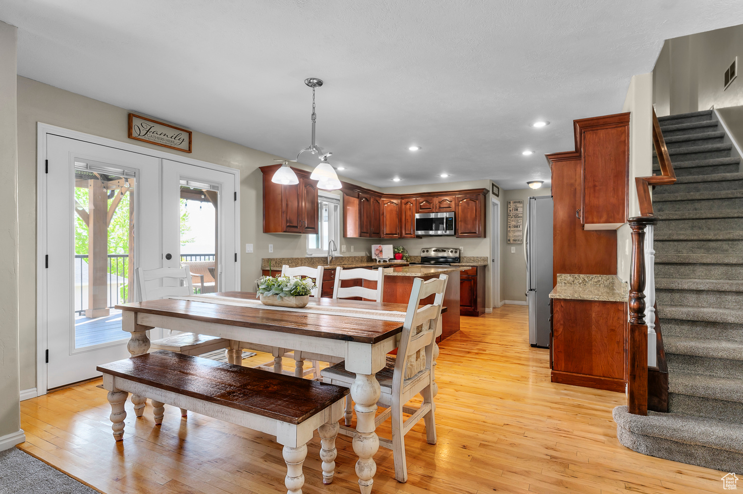 Pleasant Grove, Utah 84062, United States, 6 Bedrooms Bedrooms, ,4 BathroomsBathrooms,Residential,Pending,126795