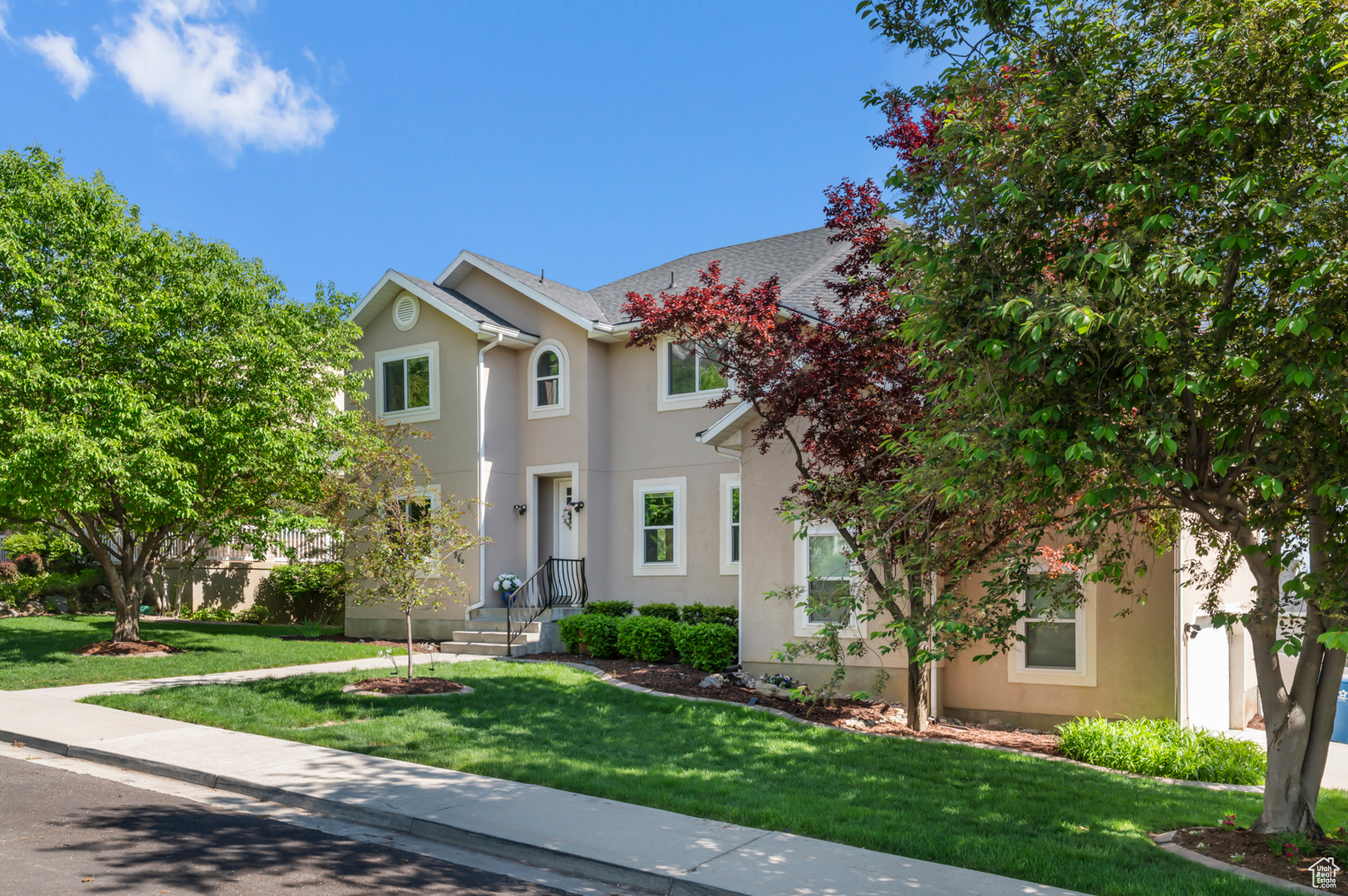 Pleasant Grove, Utah 84062, United States, 6 Bedrooms Bedrooms, ,4 BathroomsBathrooms,Residential,Pending,126795