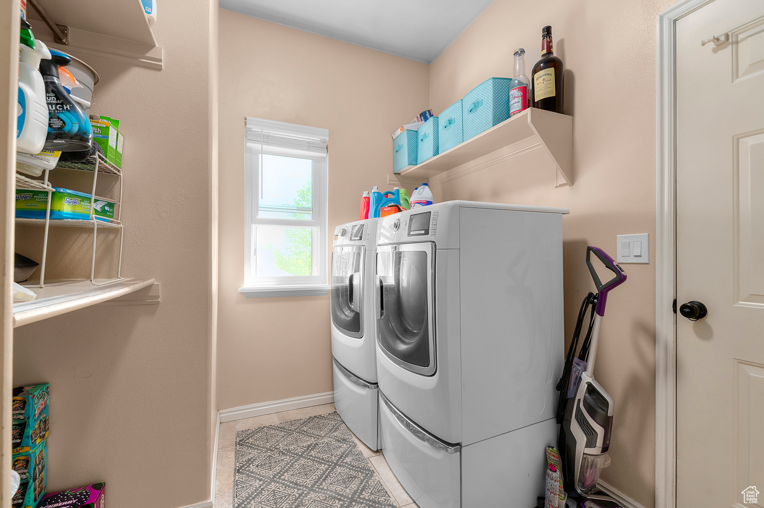 Pleasant Grove, Utah 84062, United States, 6 Bedrooms Bedrooms, ,4 BathroomsBathrooms,Residential,Pending,126795