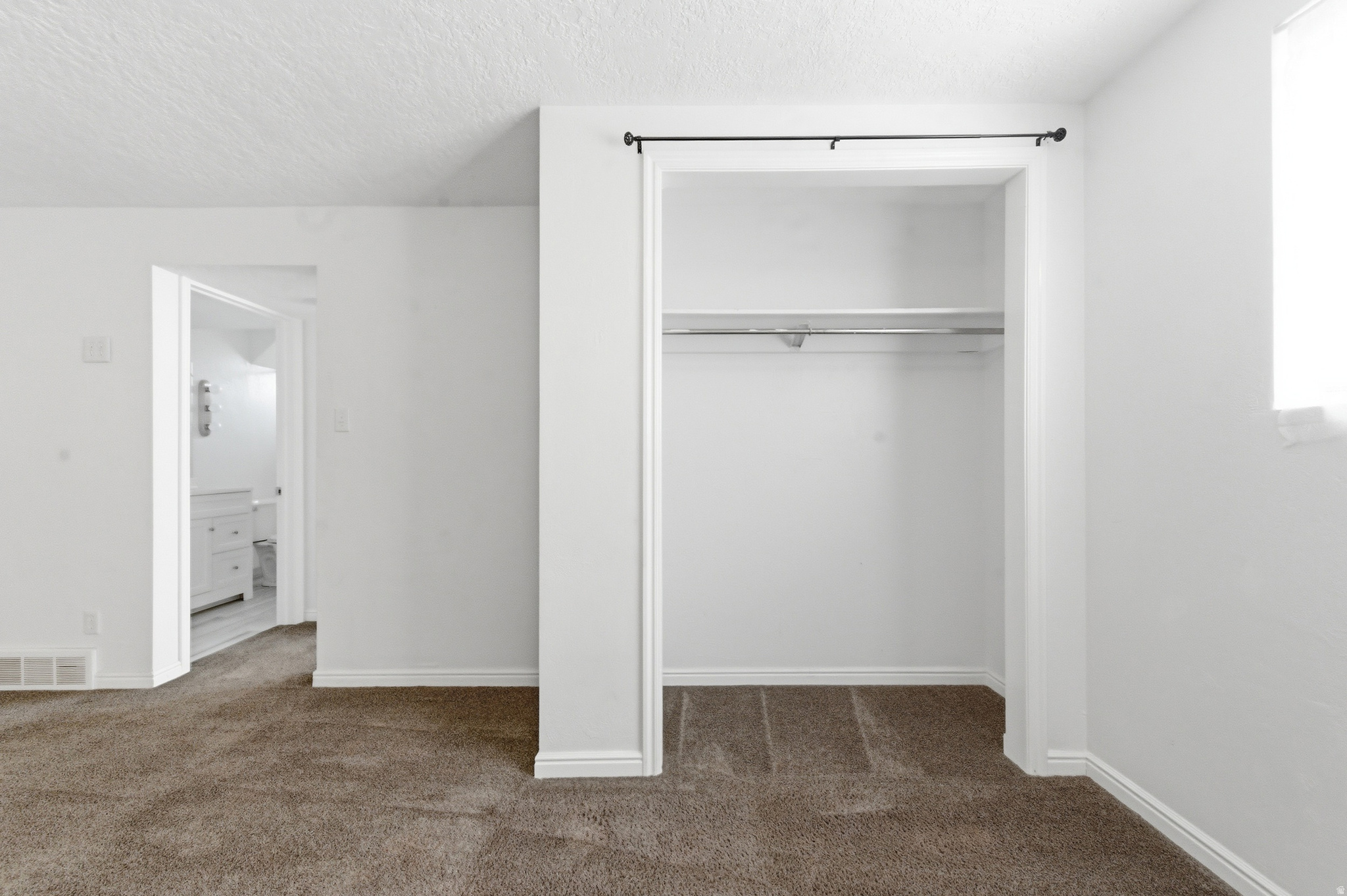 MIT-DEL ESTATES - Residential