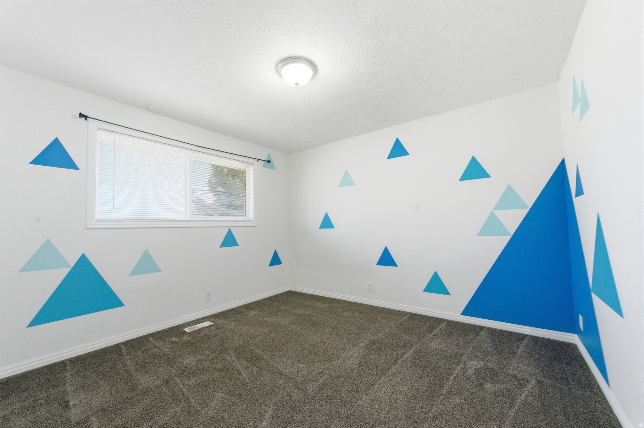 MIT-DEL ESTATES - Residential