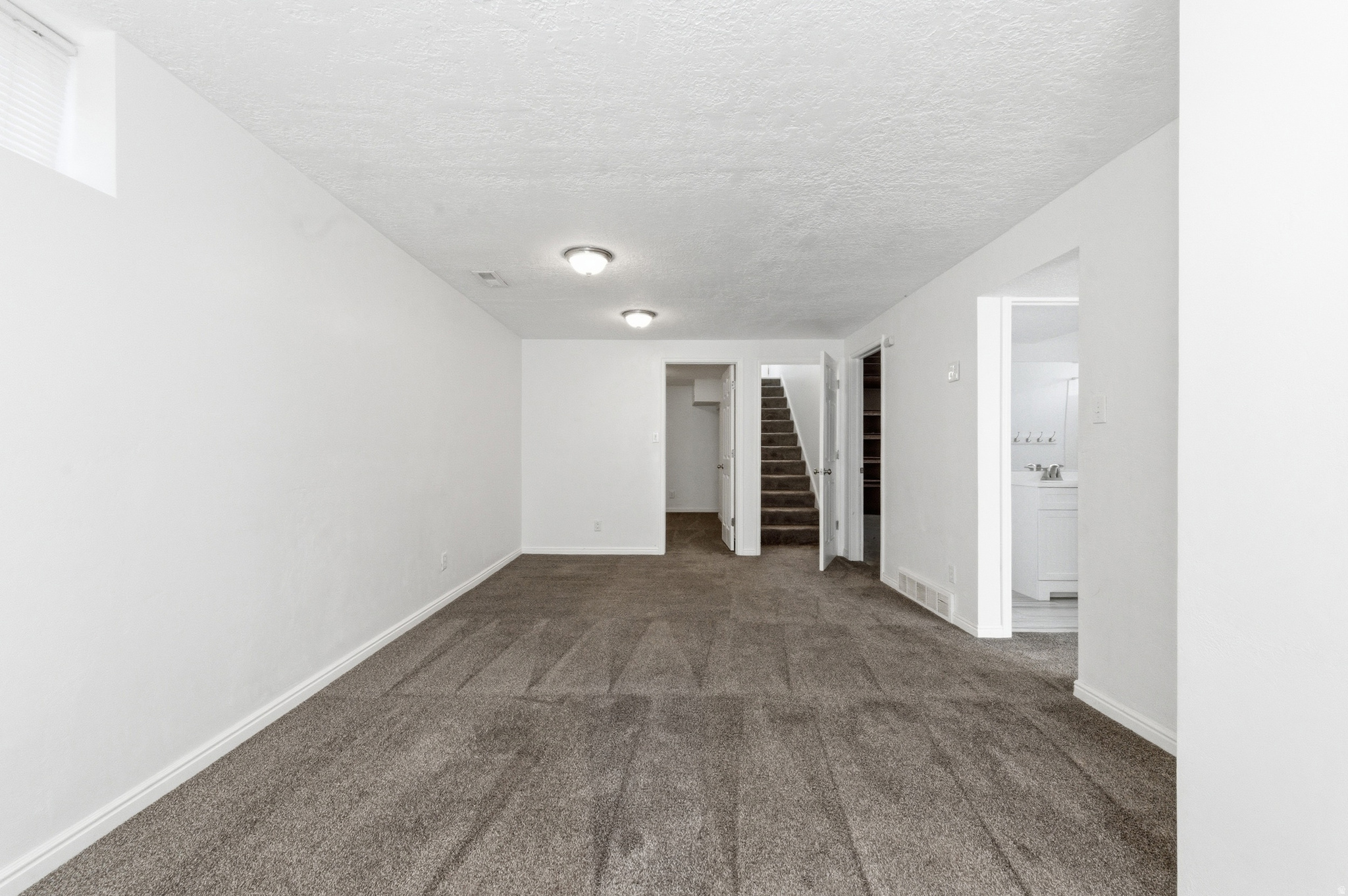 MIT-DEL ESTATES - Residential