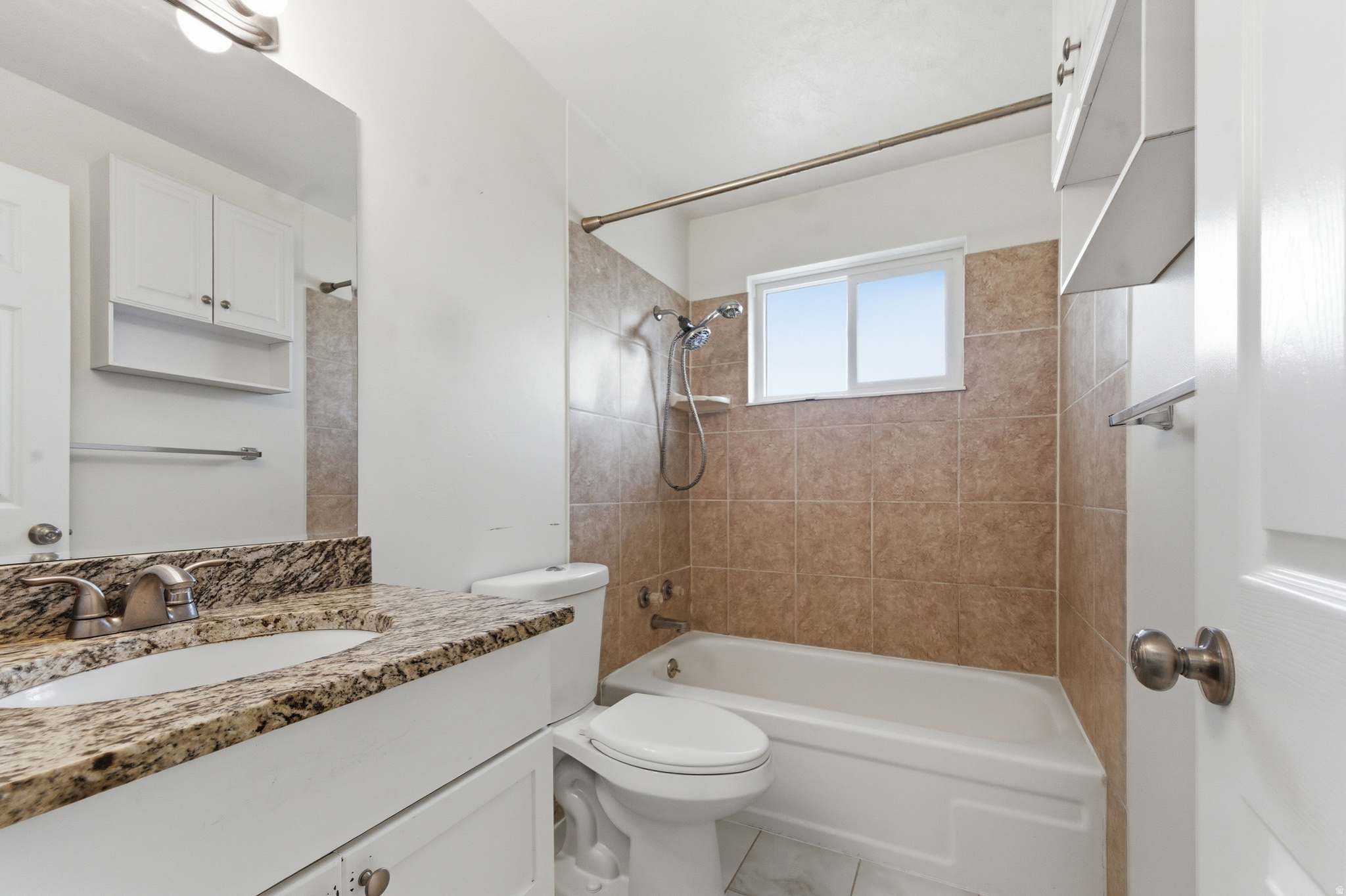 MIT-DEL ESTATES - Residential