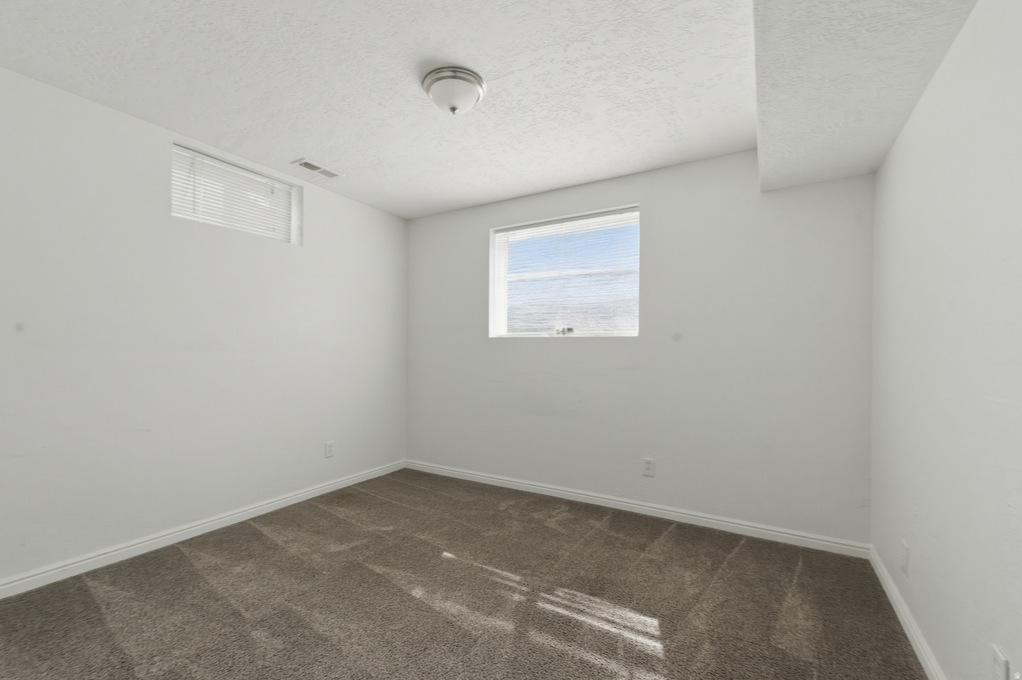 MIT-DEL ESTATES - Residential