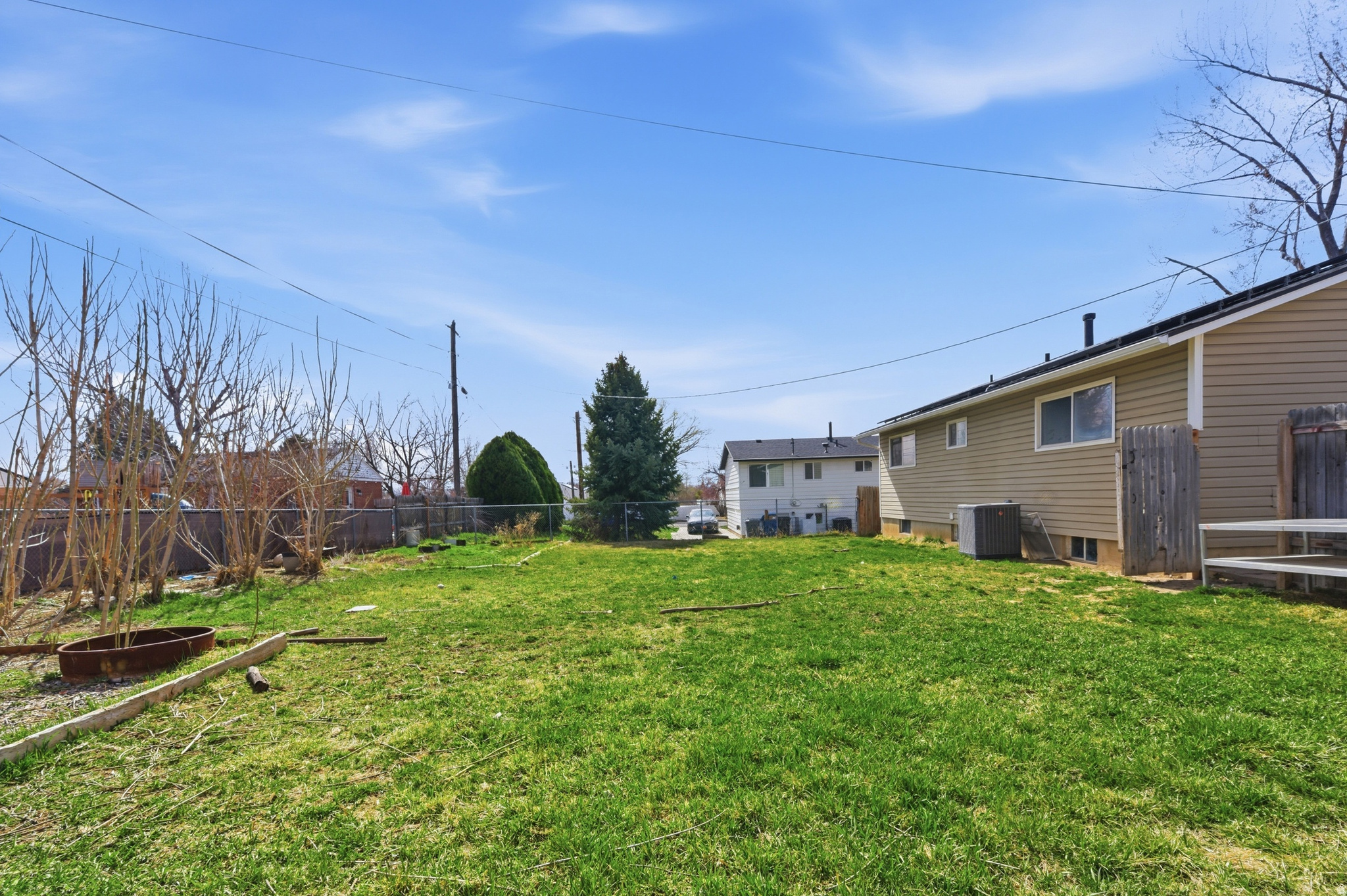 MIT-DEL ESTATES - Residential