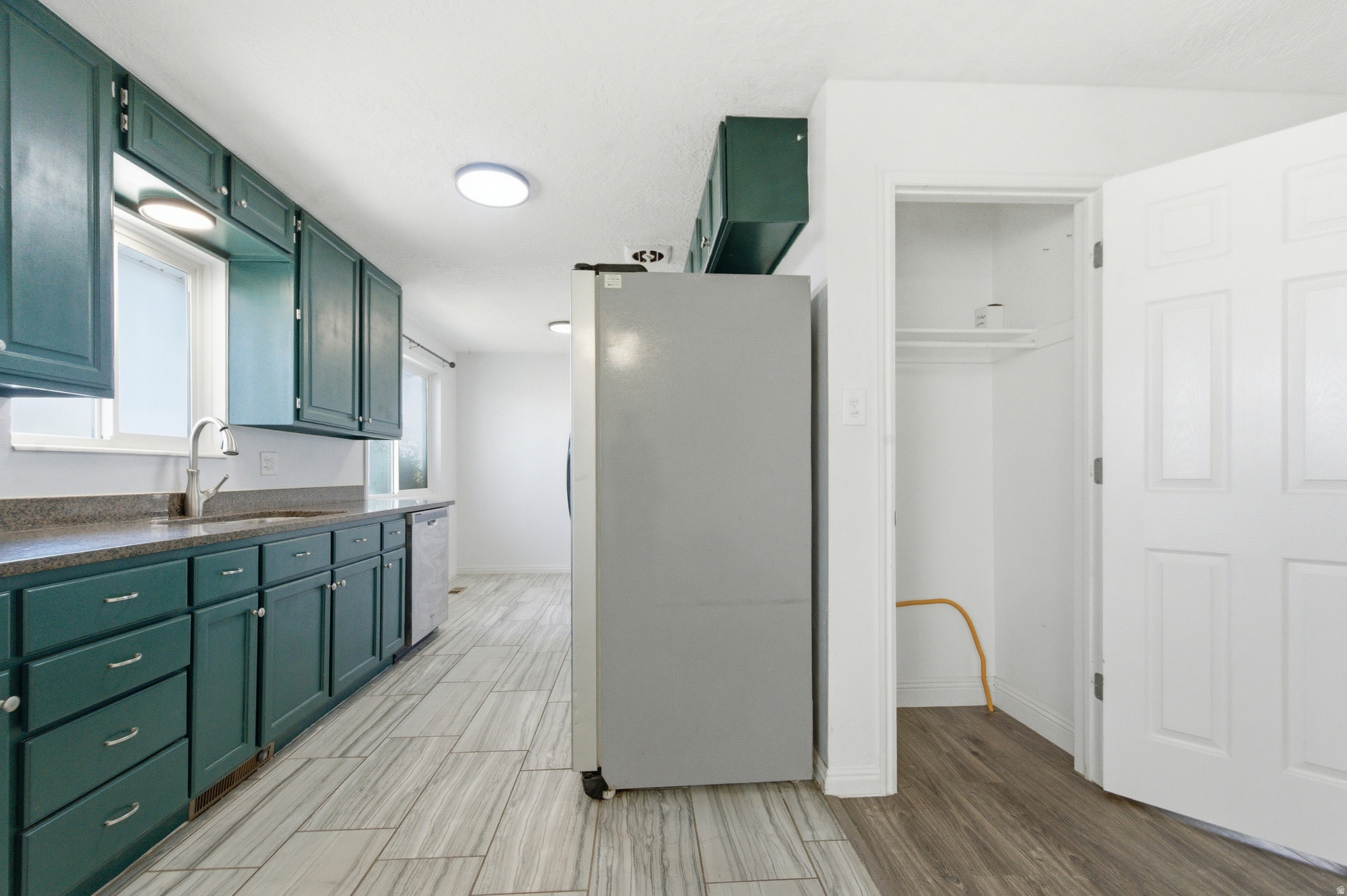 MIT-DEL ESTATES - Residential