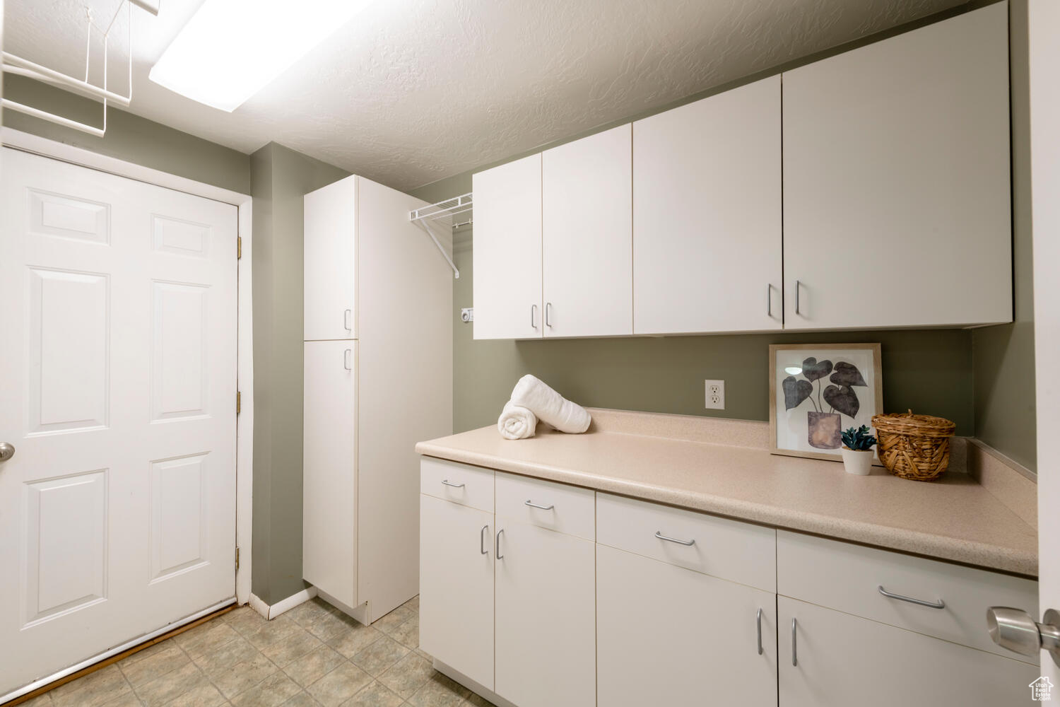 578 E Sarah Ln, Sandy, Utah image 14