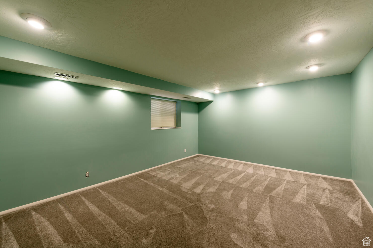 578 E Sarah Ln, Sandy, Utah image 16