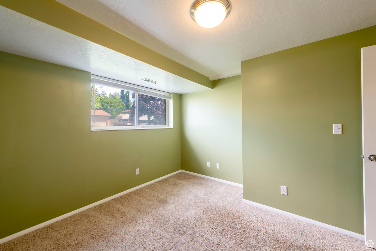 578 E Sarah Ln, Sandy, Utah image 15