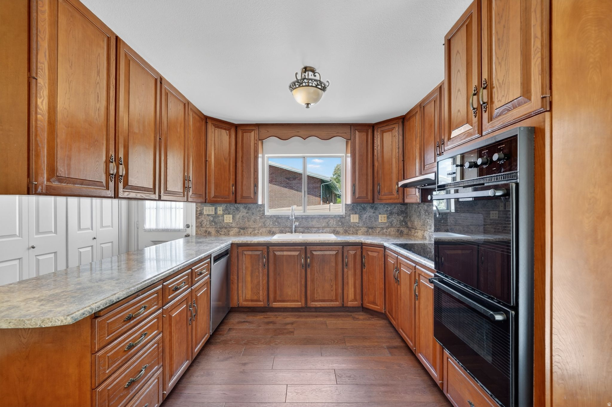 INDIAN HILLS - Residential