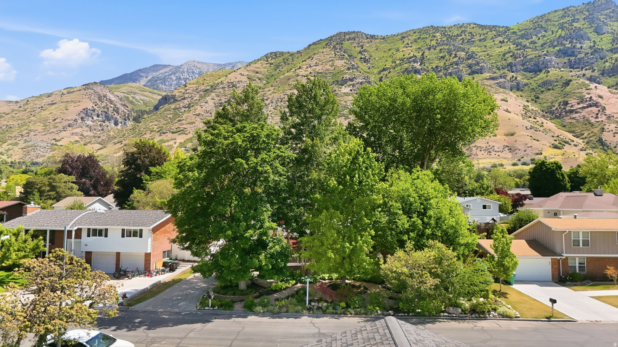 INDIAN HILLS - Residential