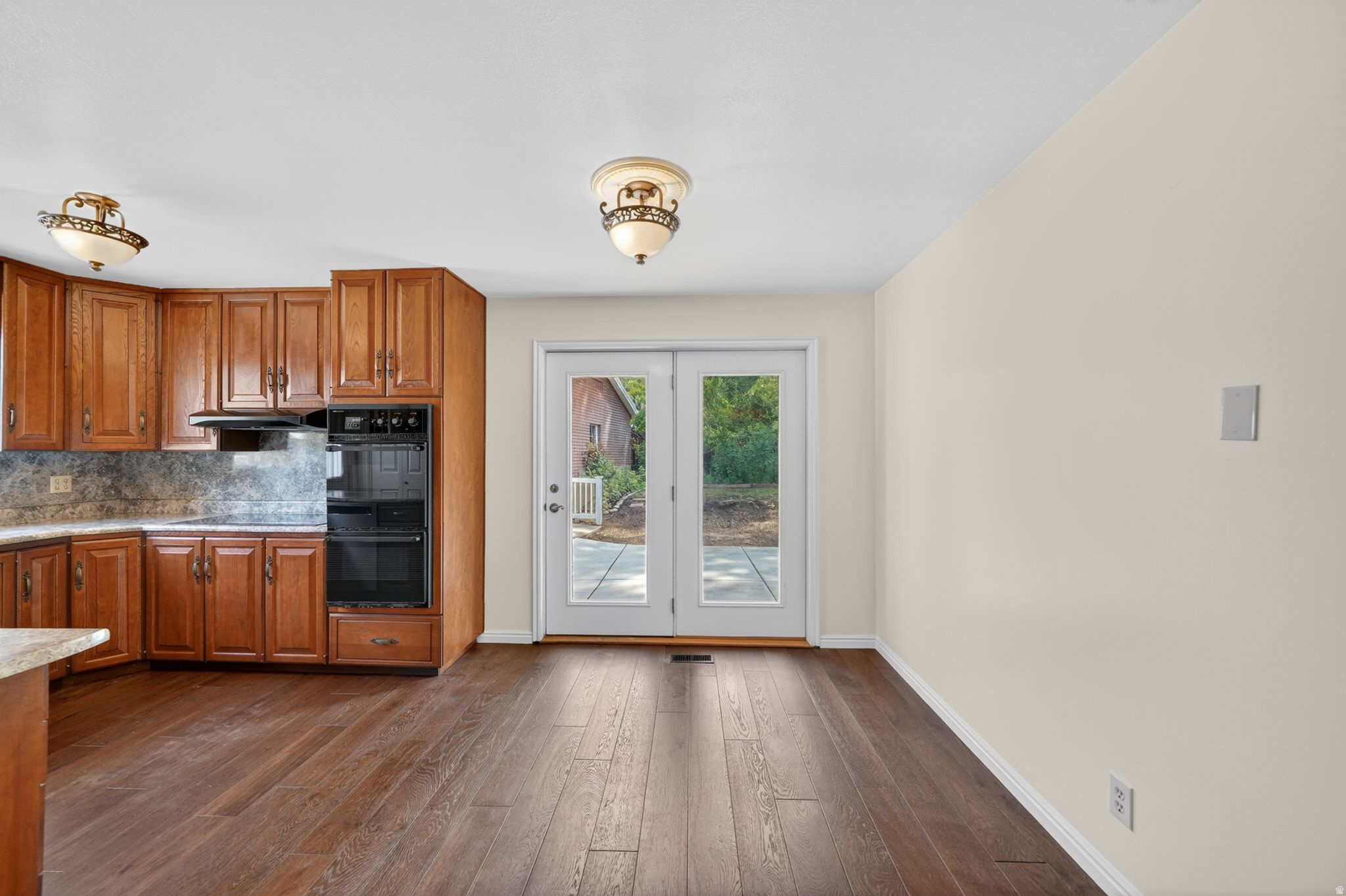 INDIAN HILLS - Residential