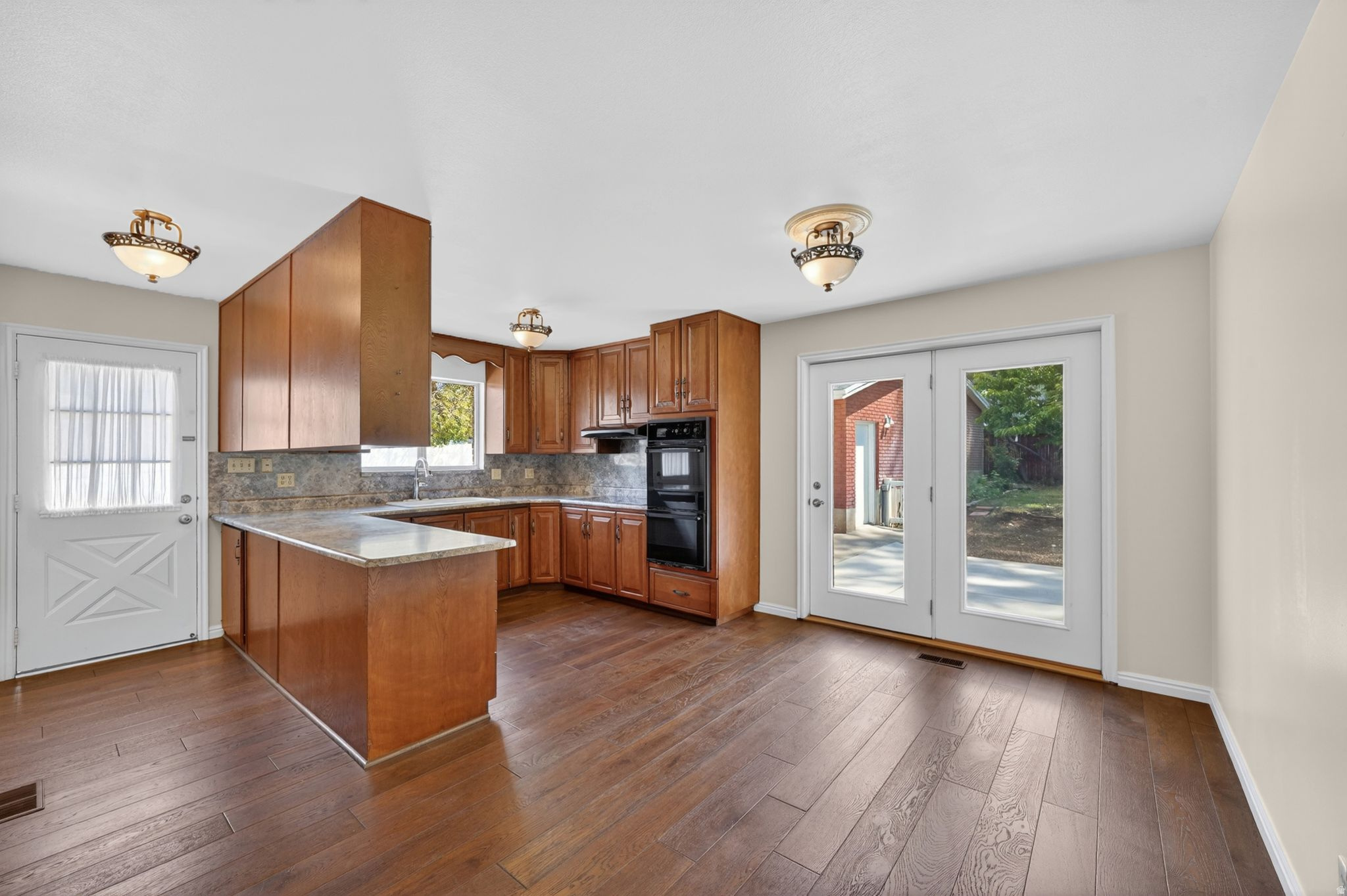 INDIAN HILLS - Residential