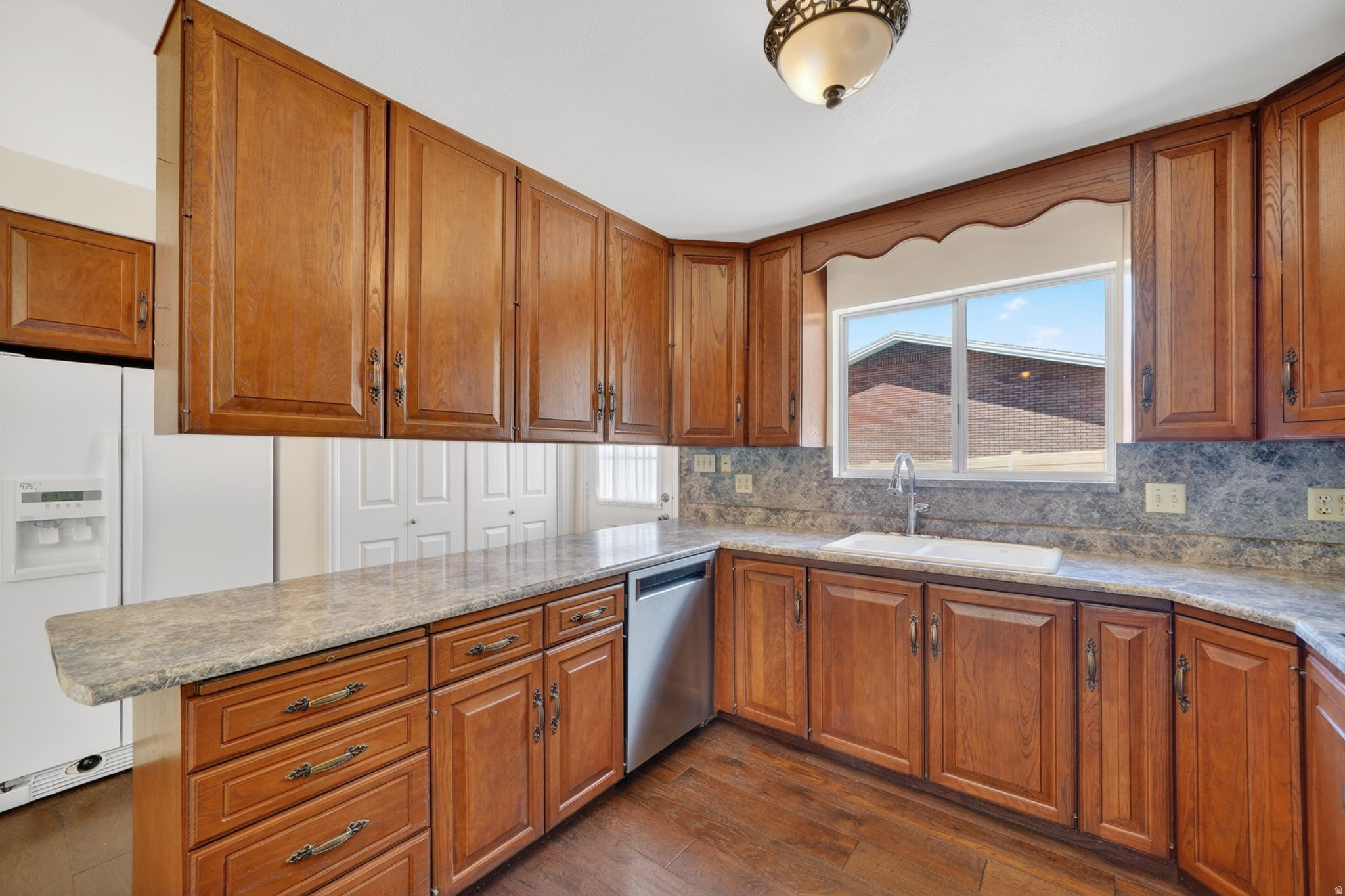 INDIAN HILLS - Residential