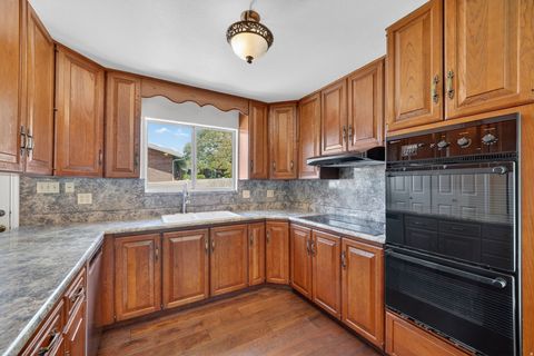 Tiny photo for 3120 N APACHE LN E, Provo, UT 84604 (MLS # 2160832)