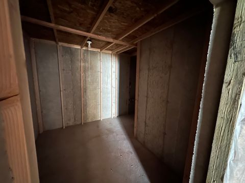 Tiny photo for 619 N EAGLECREST CIR #16, Elk Ridge, UT 84651 (MLS # 2151630)