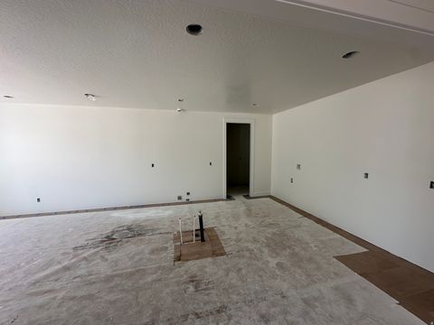 Tiny photo for 619 N EAGLECREST CIR #16, Elk Ridge, UT 84651 (MLS # 2151630)