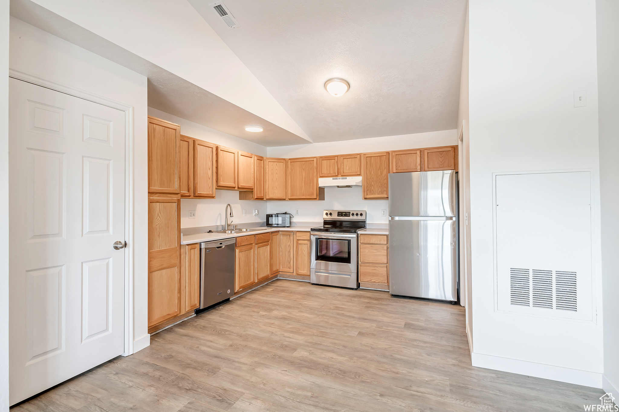 8065 W Copperfield Pl #32, Magna, Utah image 2